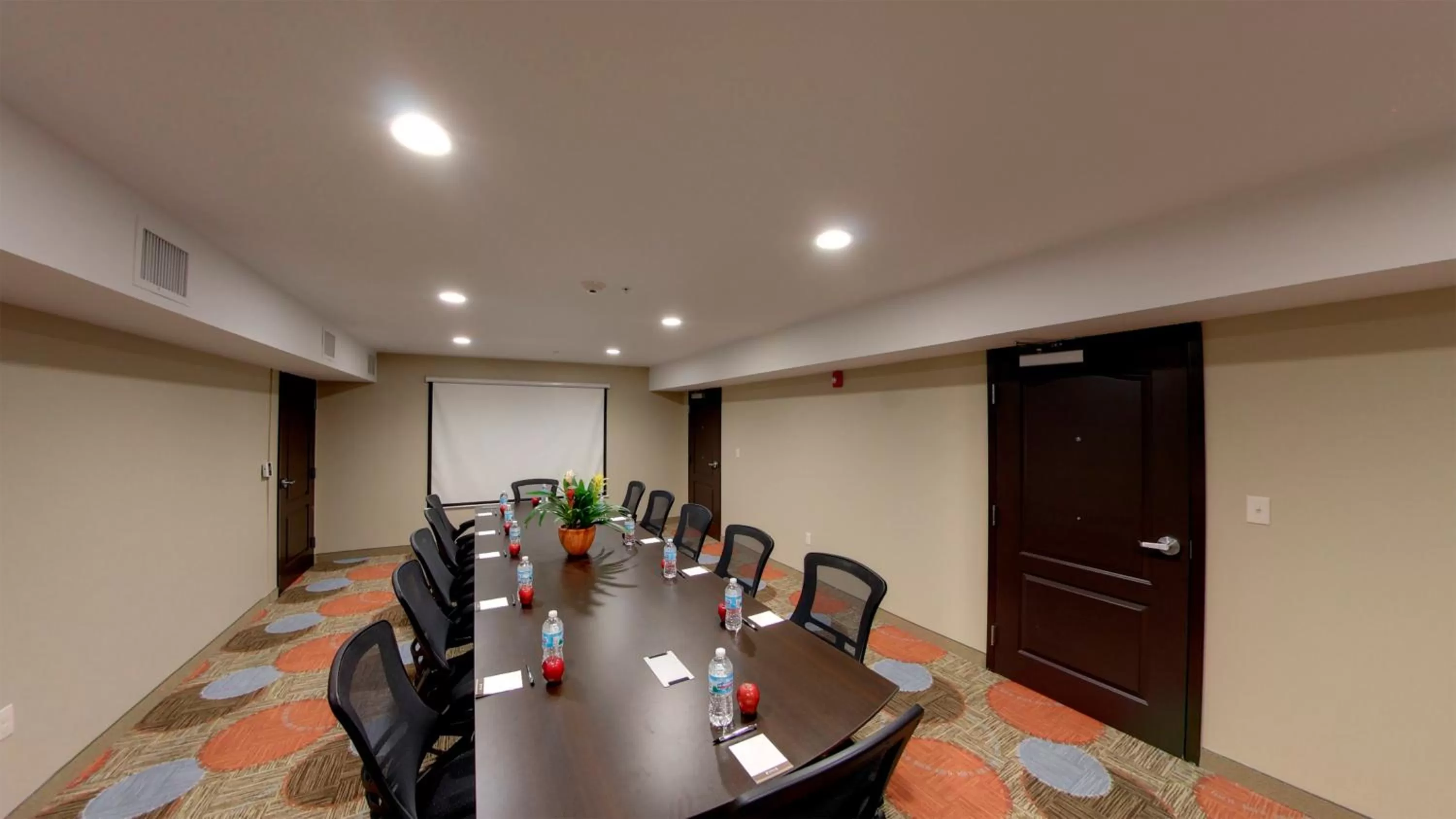 Meeting/conference room in Staybridge Suites Ann Arbor - Research Parkway by IHG