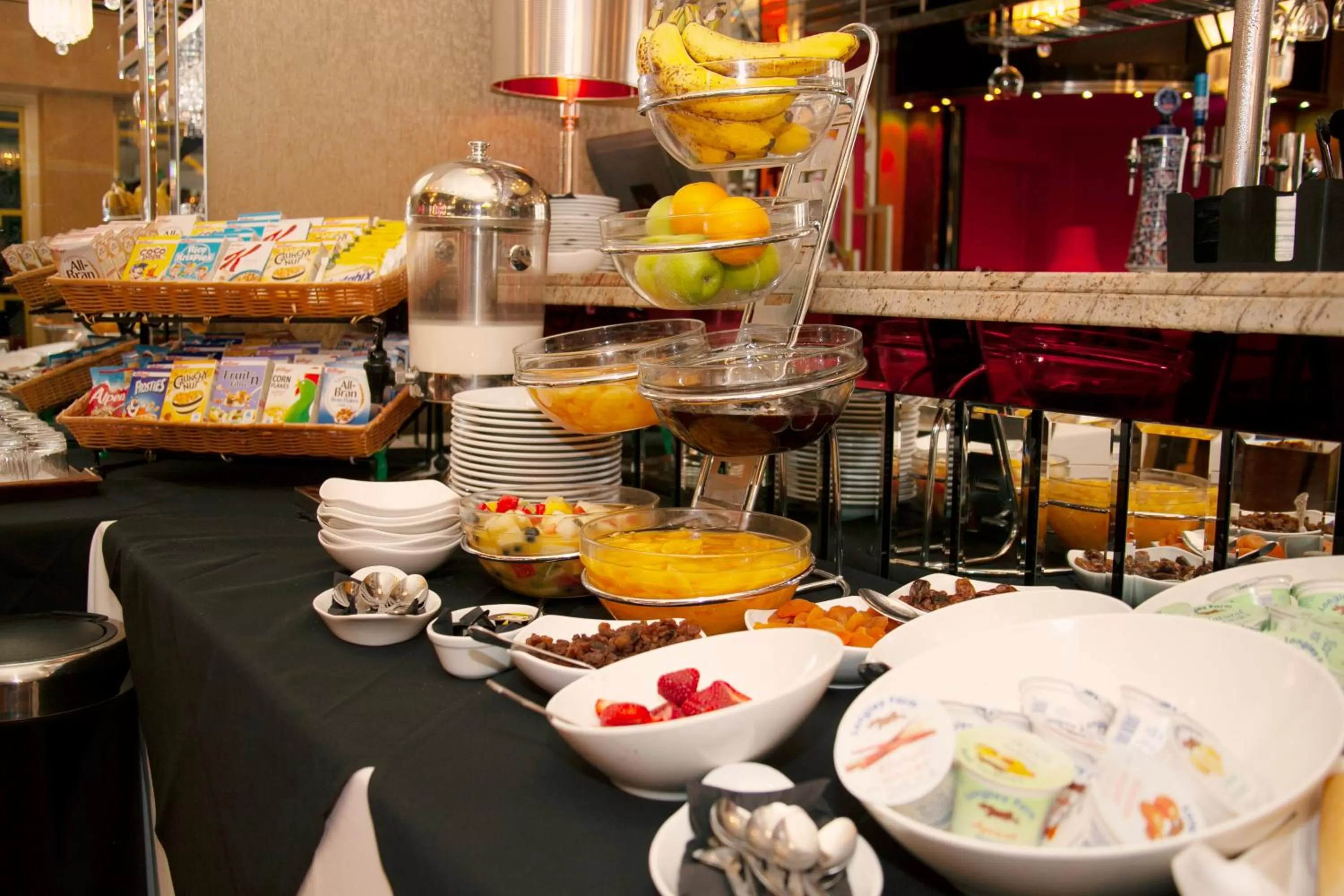 Breakfast in Earl Of Doncaster Hotel