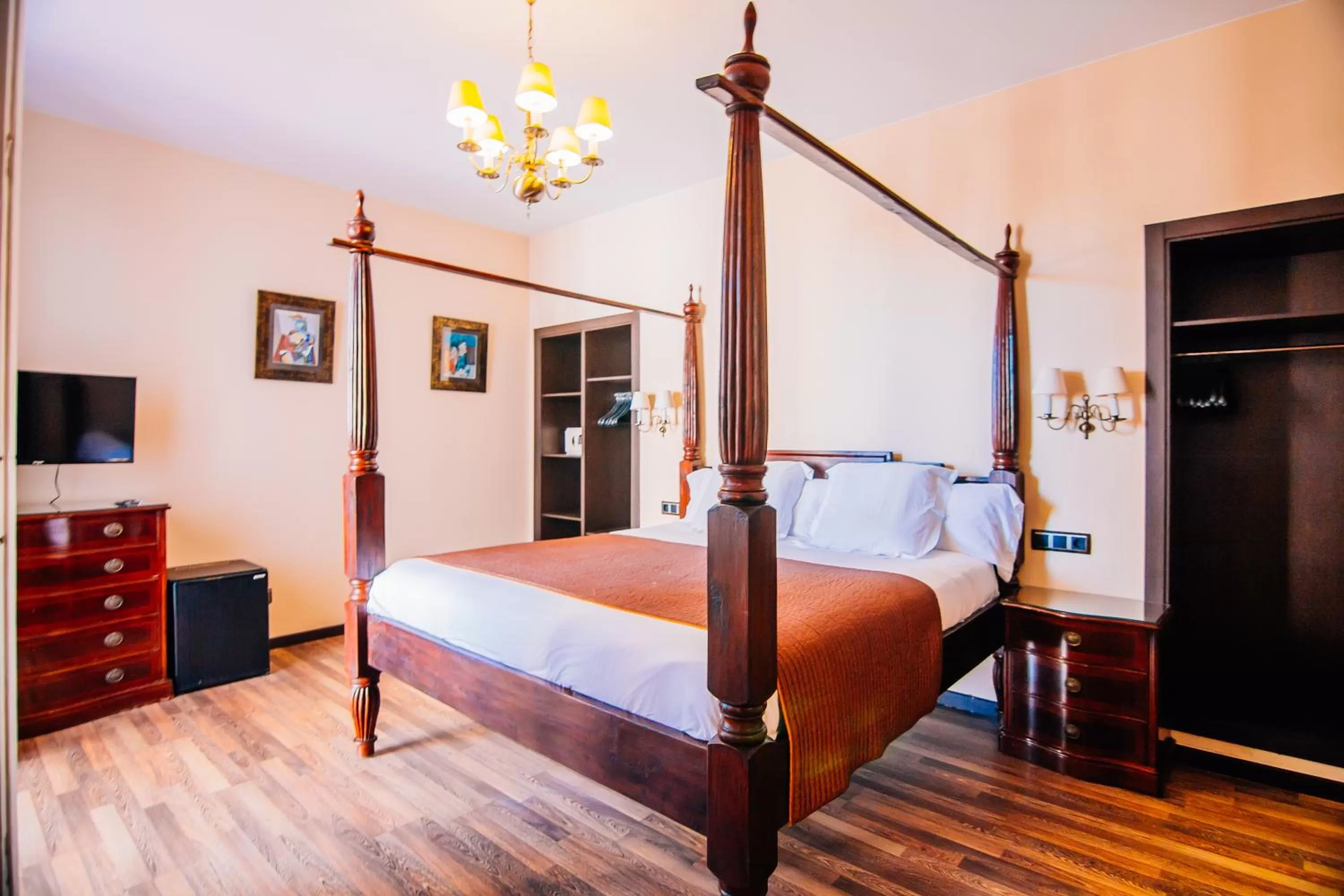 Bedroom, Bed in Hotel Roger de Flor by Seleqtta