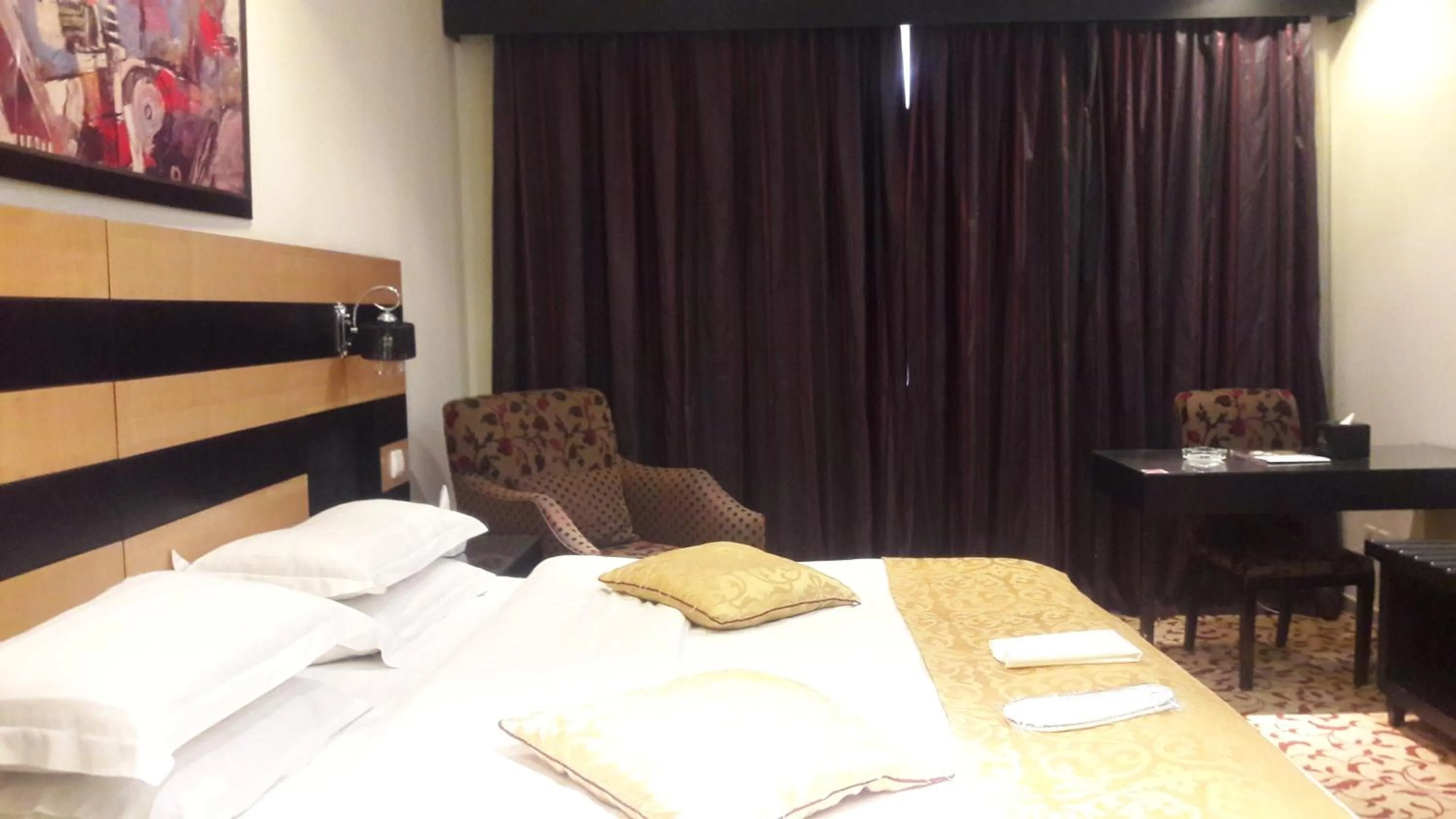 Bedroom, Bed in فندق حديقة الأزهار