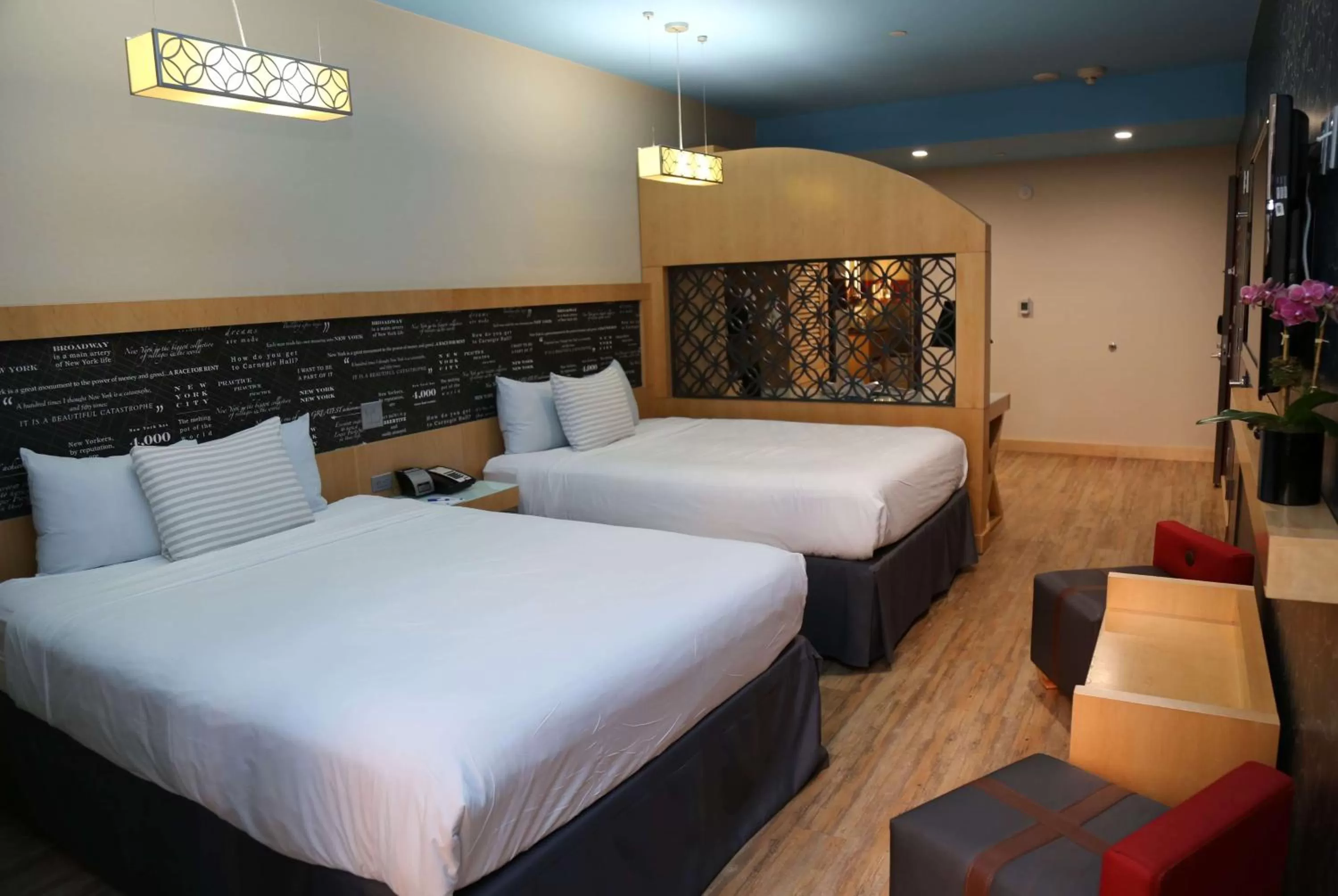 Photo of the whole room, Bed in TRYP by Wyndham New York City Times Square - Midtown