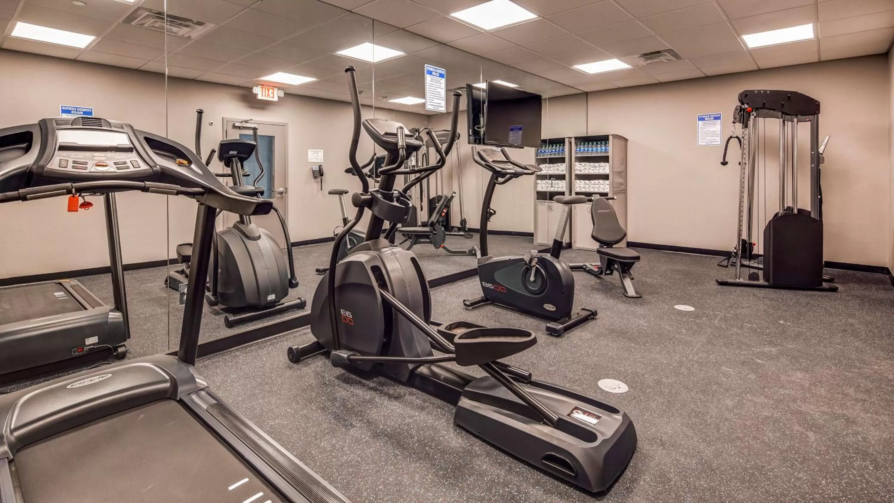 Fitness centre/facilities in SureStay Plus Hotel by Best Western Humble