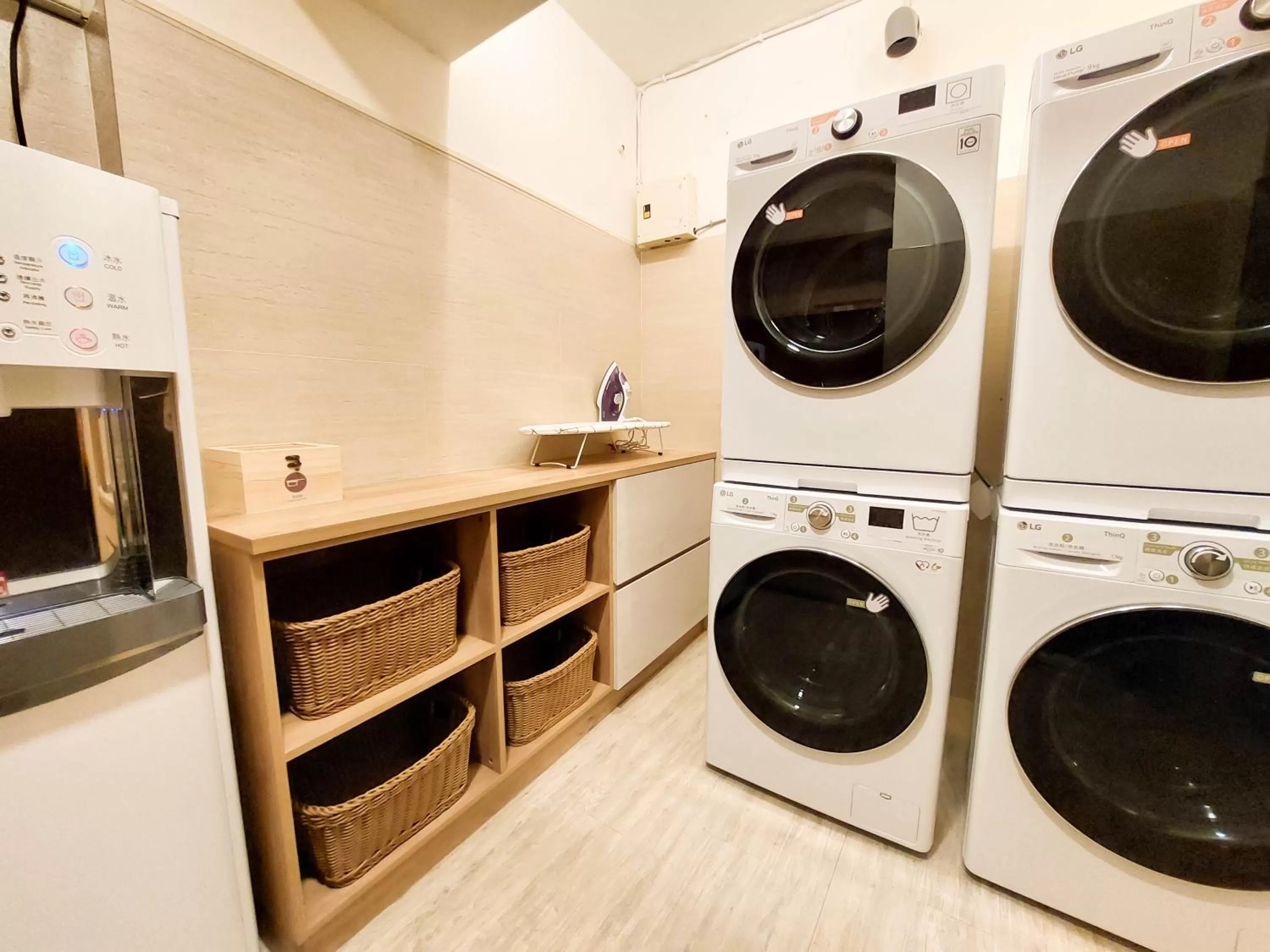 washing machine in Green Hotel - Tea Way