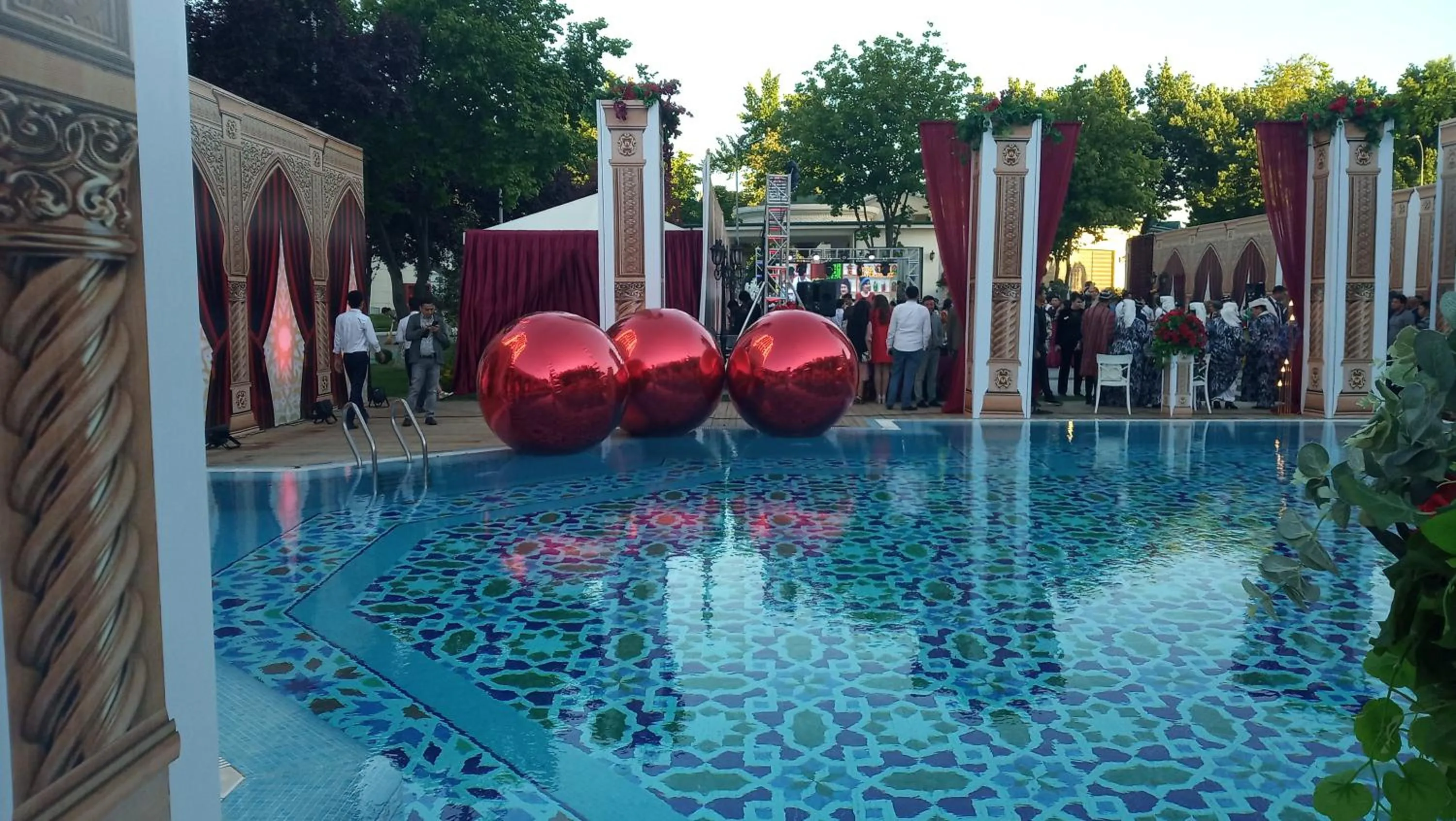 Swimming pool in City Palace Hotel Tashkent