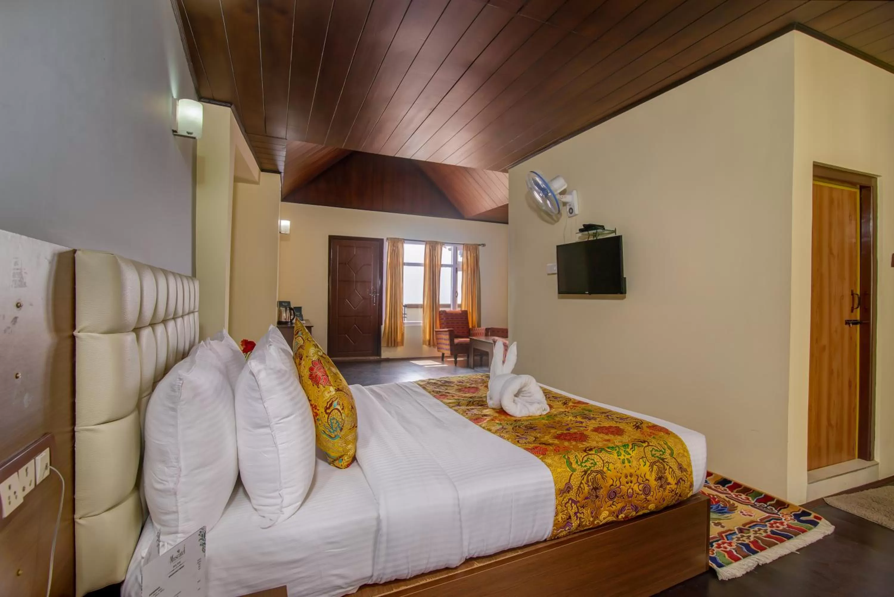 Bedroom, Bed in Muscatel Grand Silkroute - 300 Mts from MG Marg