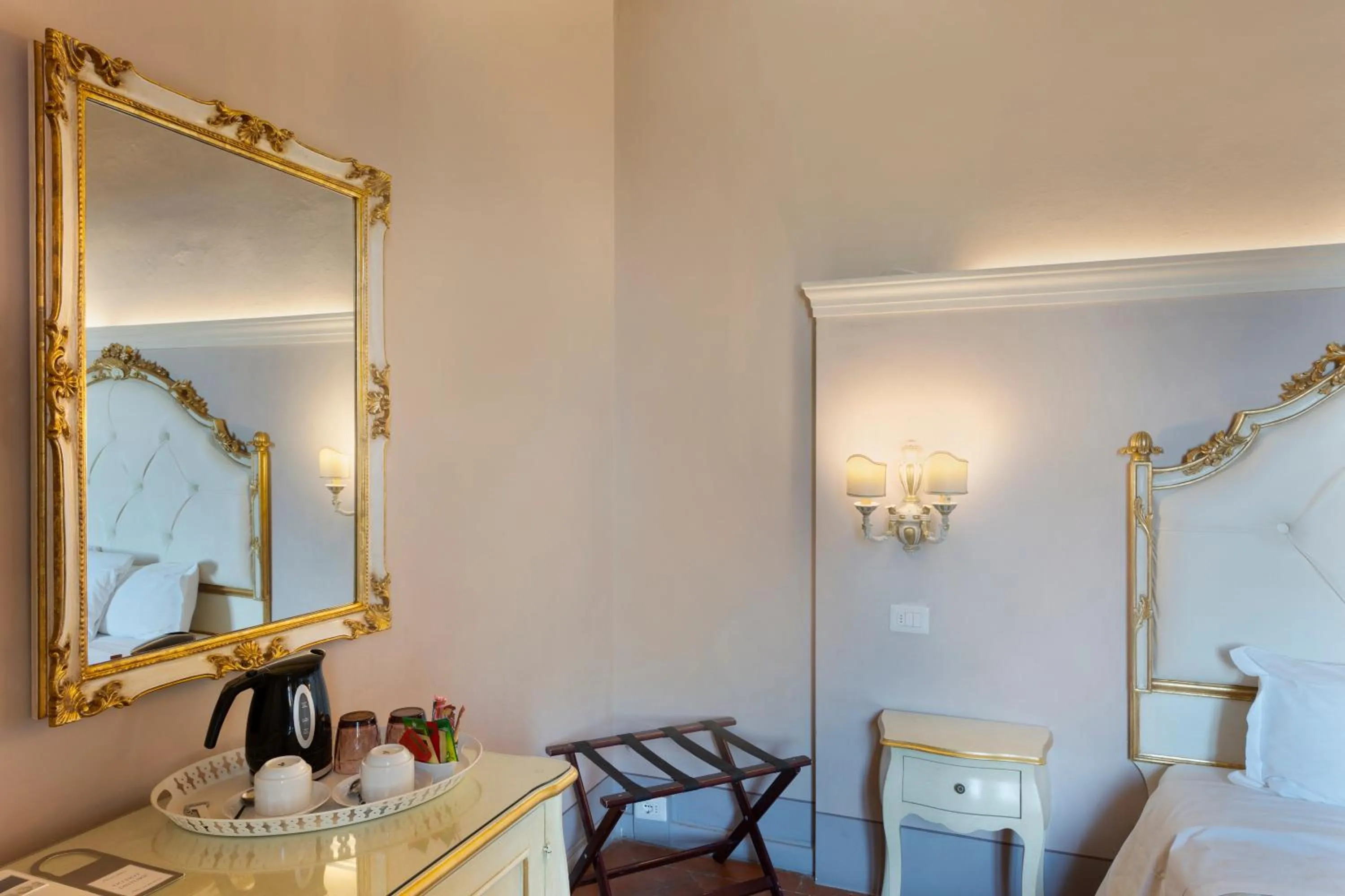 Decorative detail in B&B I Quattro Poeti