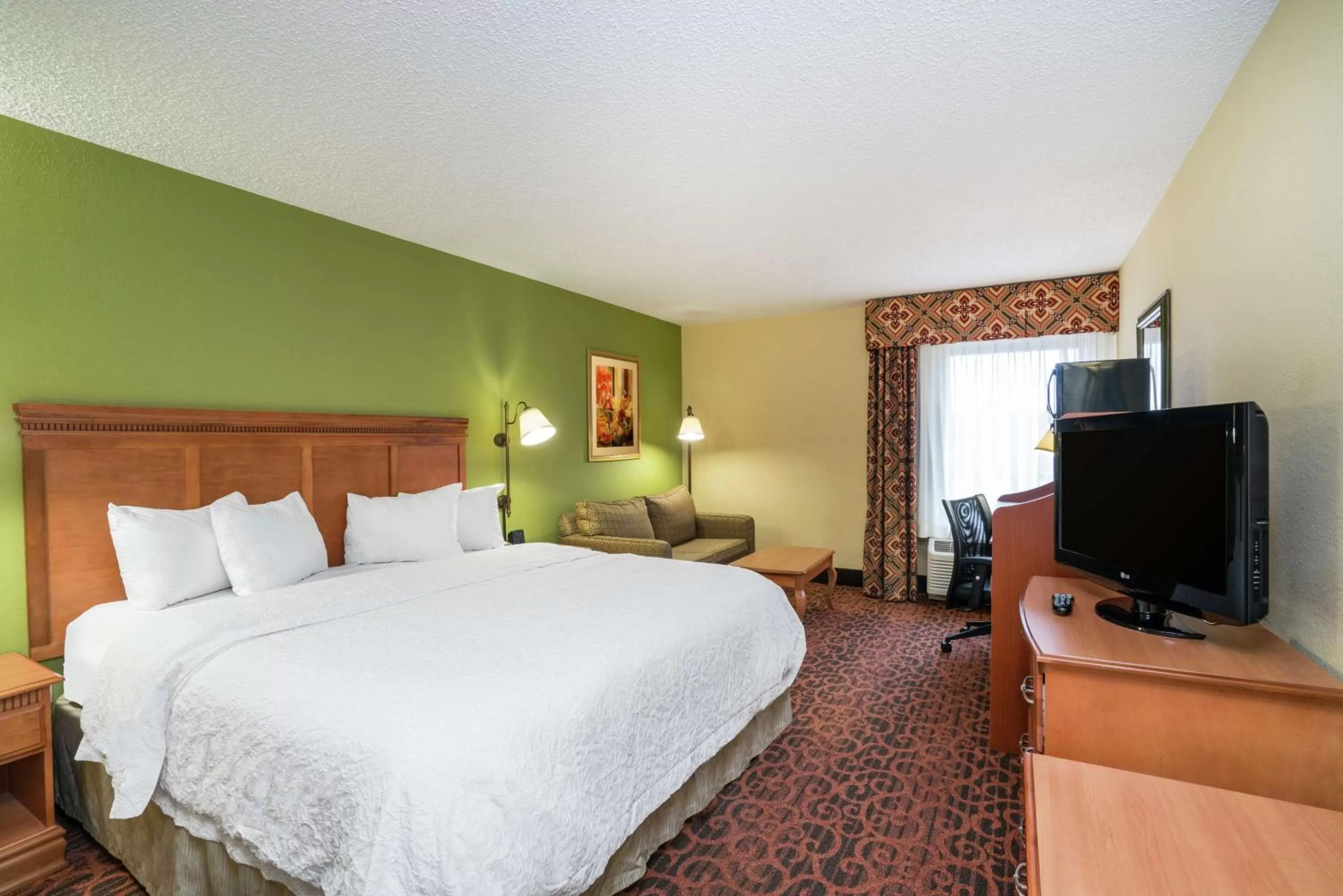 Bedroom in Hampton Inn Bardstown