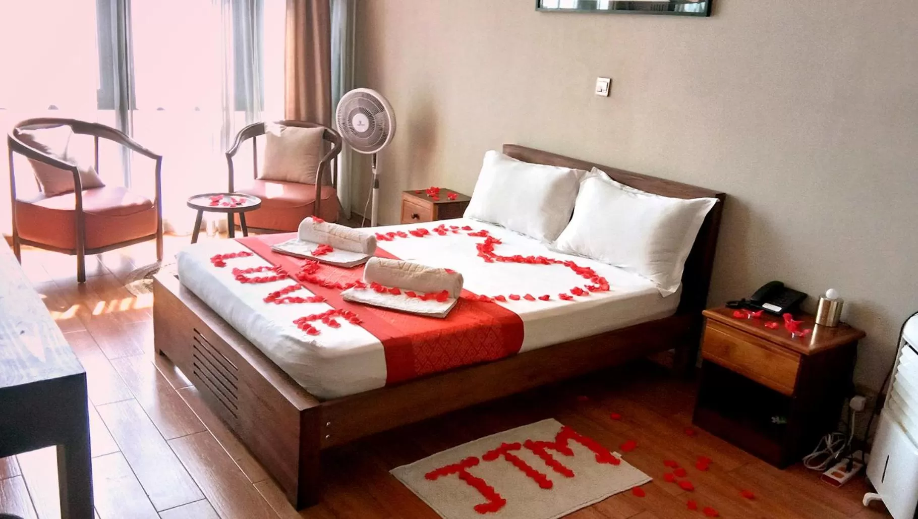 Photo of the whole room, Bed in Valiha Hotel Antananarivo