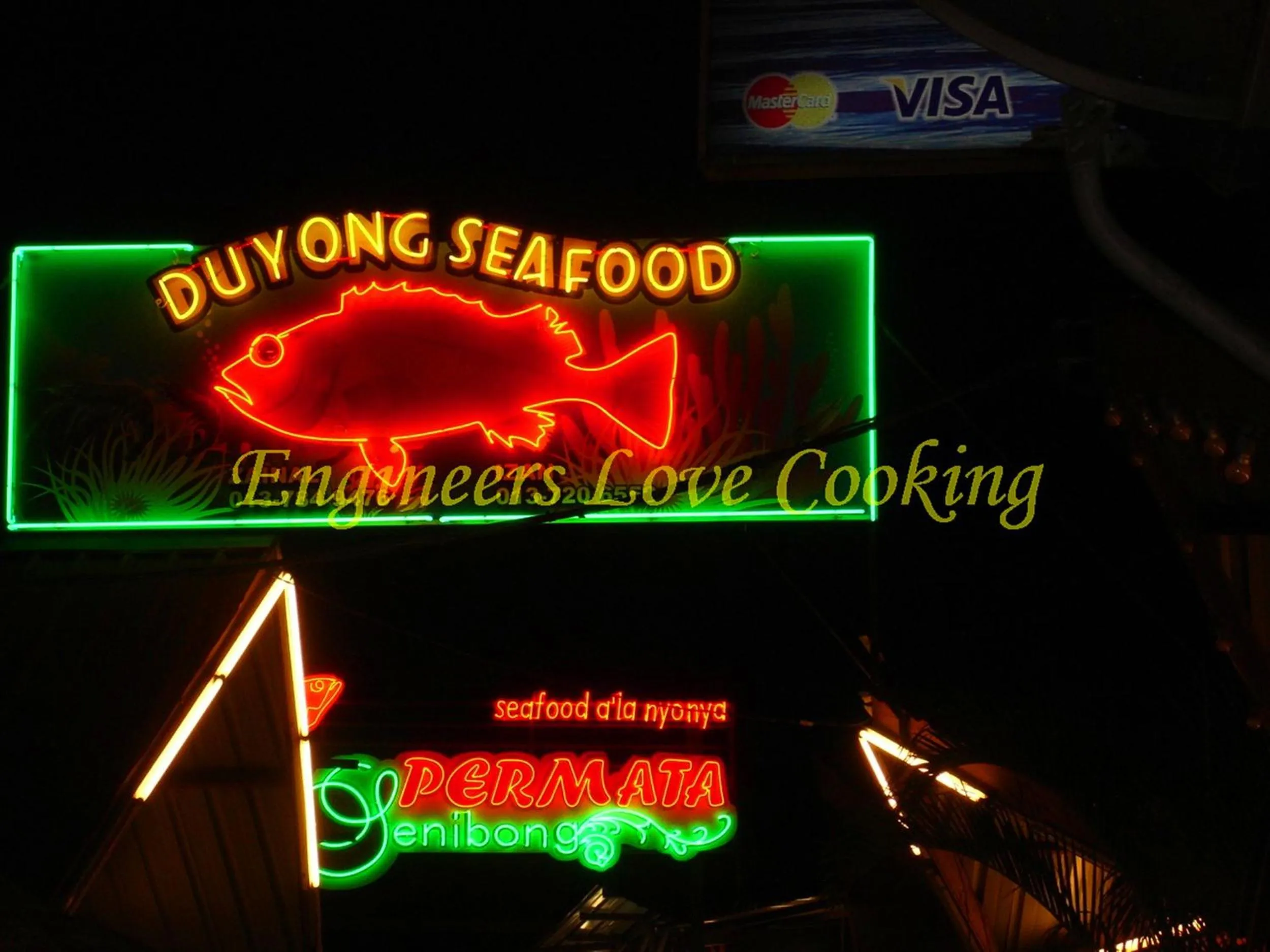 Restaurant/places to eat in Hotel Legend Boutique