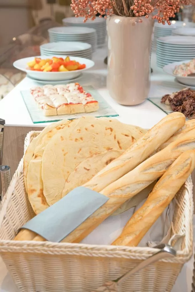 Restaurant/places to eat in Helios Hotel