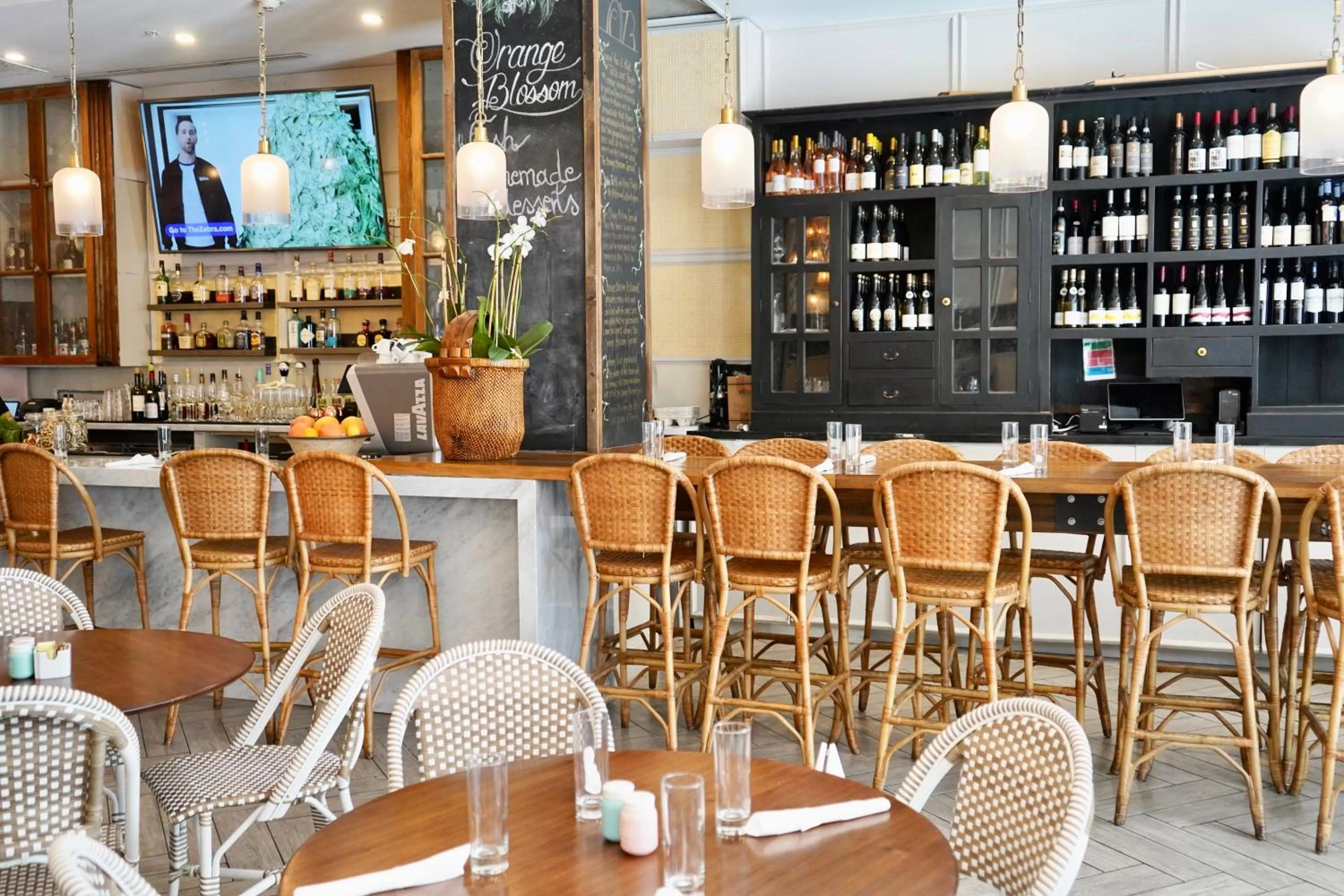 Restaurant/places to eat in South Beach Hotel