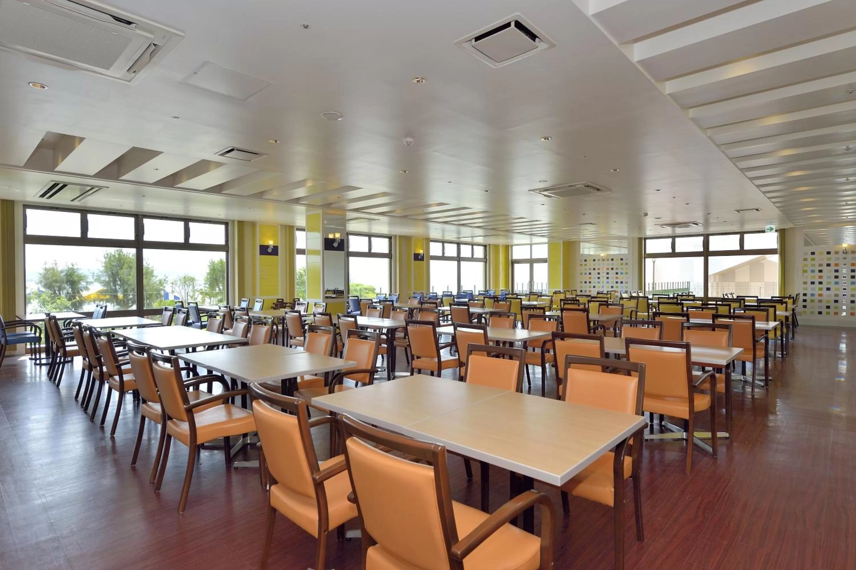 Restaurant/places to eat in Vessel Hotel Campana Okinawa