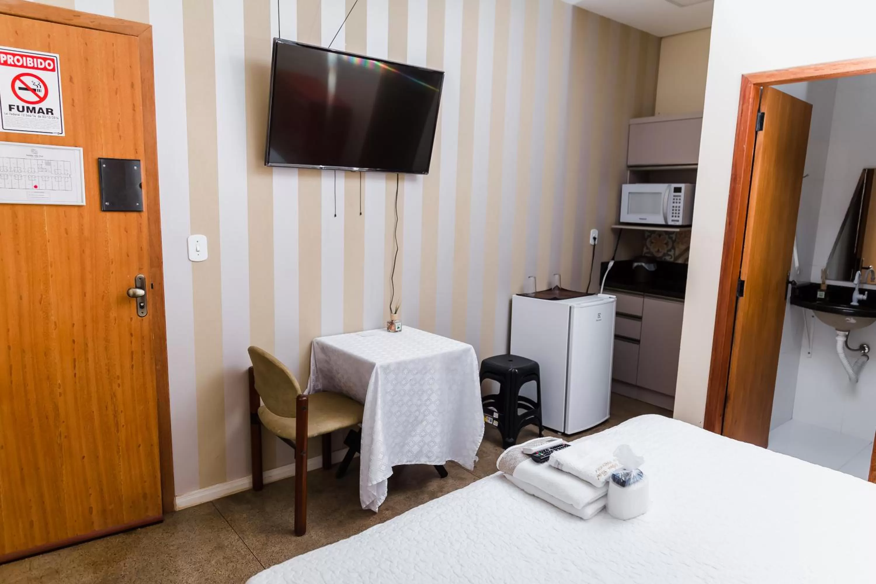 TV/Entertainment Center in ZANI APART HOTEL 520i