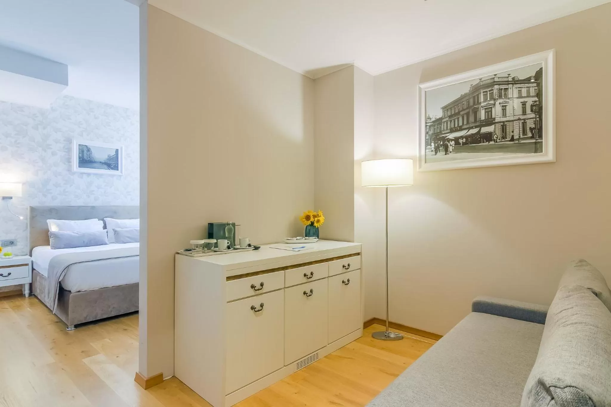 Bed in New Era Hotel Old Town Party Zone Bucharest- parking with fee nearby - NOT at the hotel !