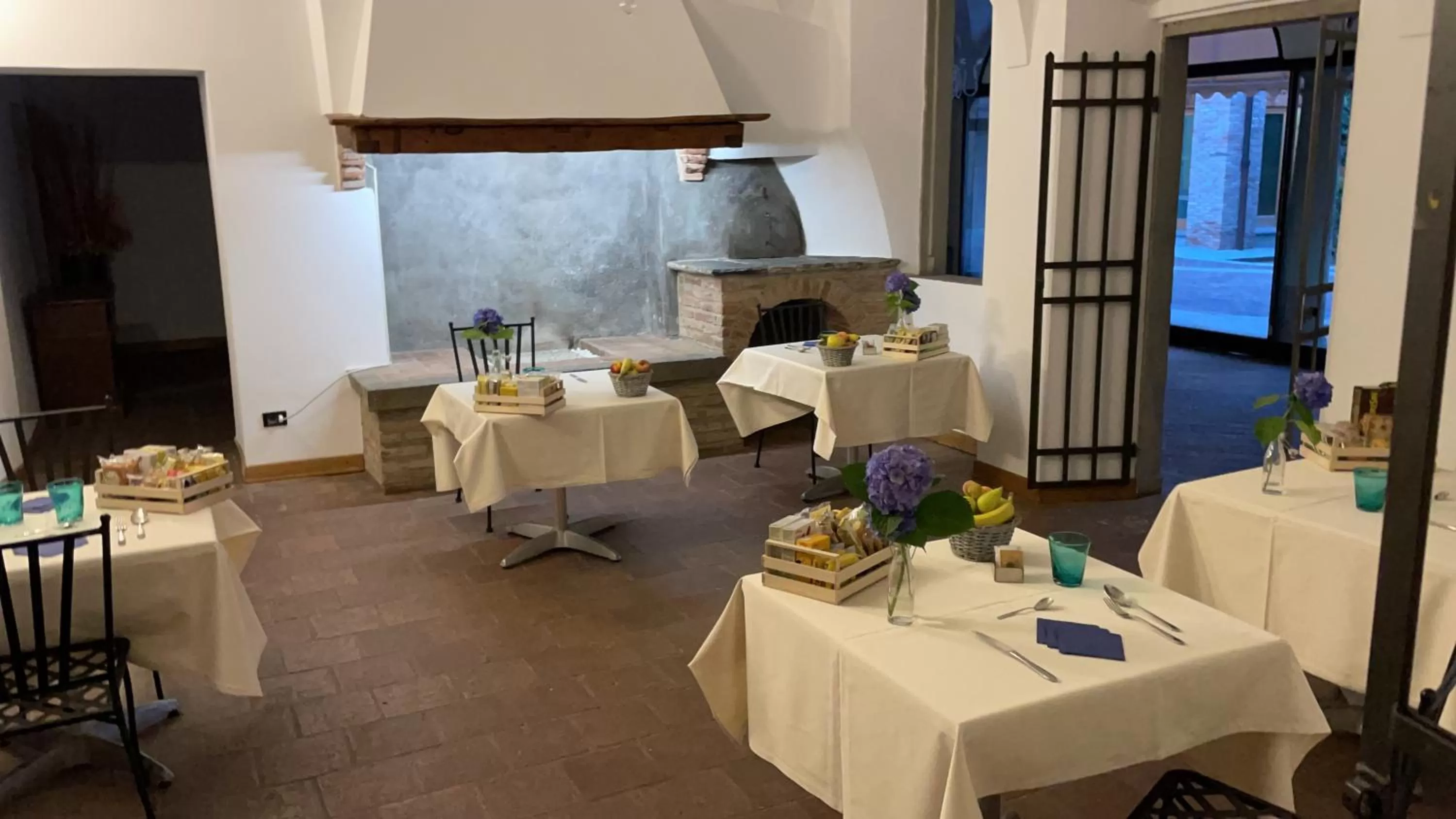 Restaurant/places to eat in Bes Hotel Bergamo Cologno al Serio