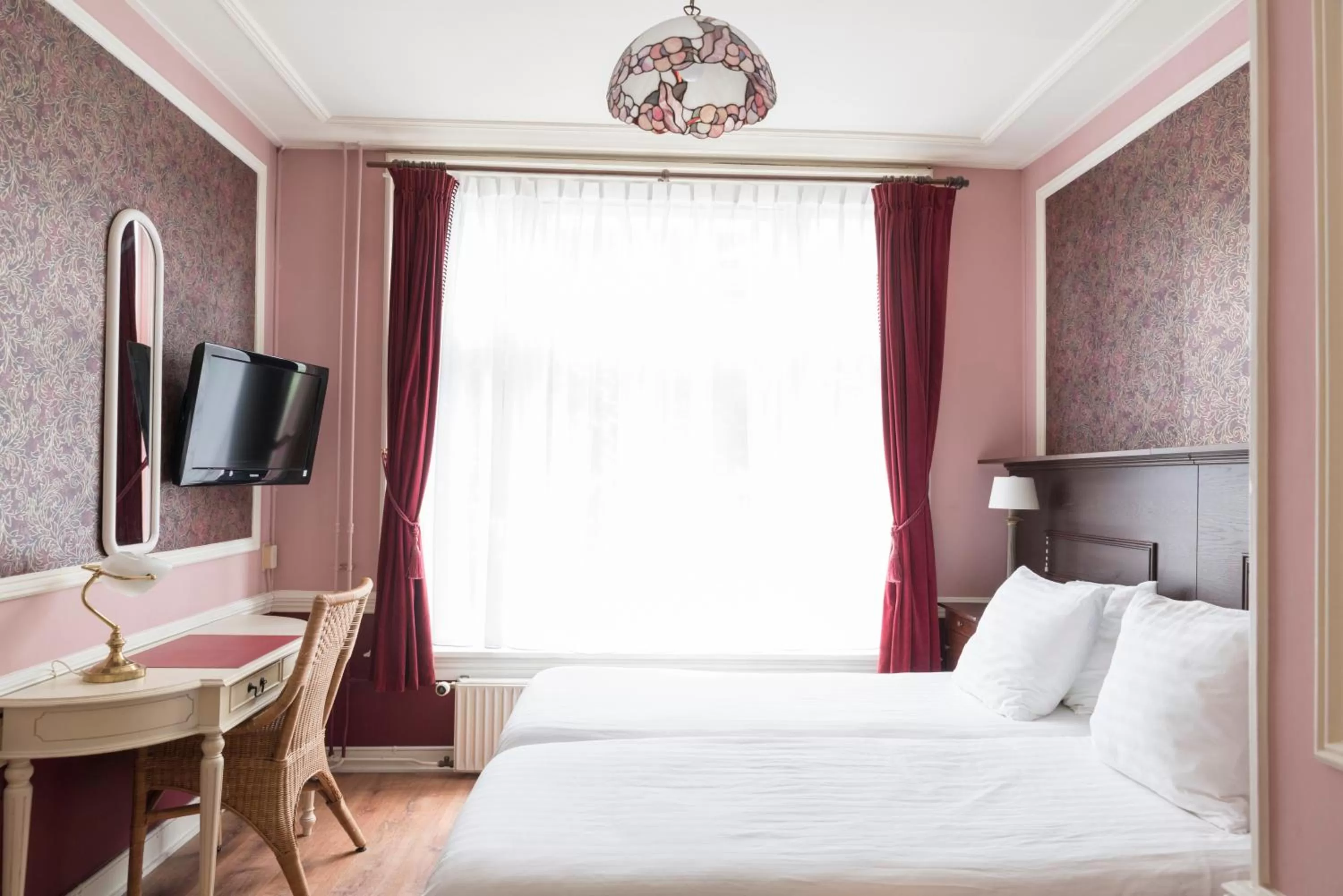 Photo of the whole room, Bed in Hotel Fidder - Patrick's Whisky Bar