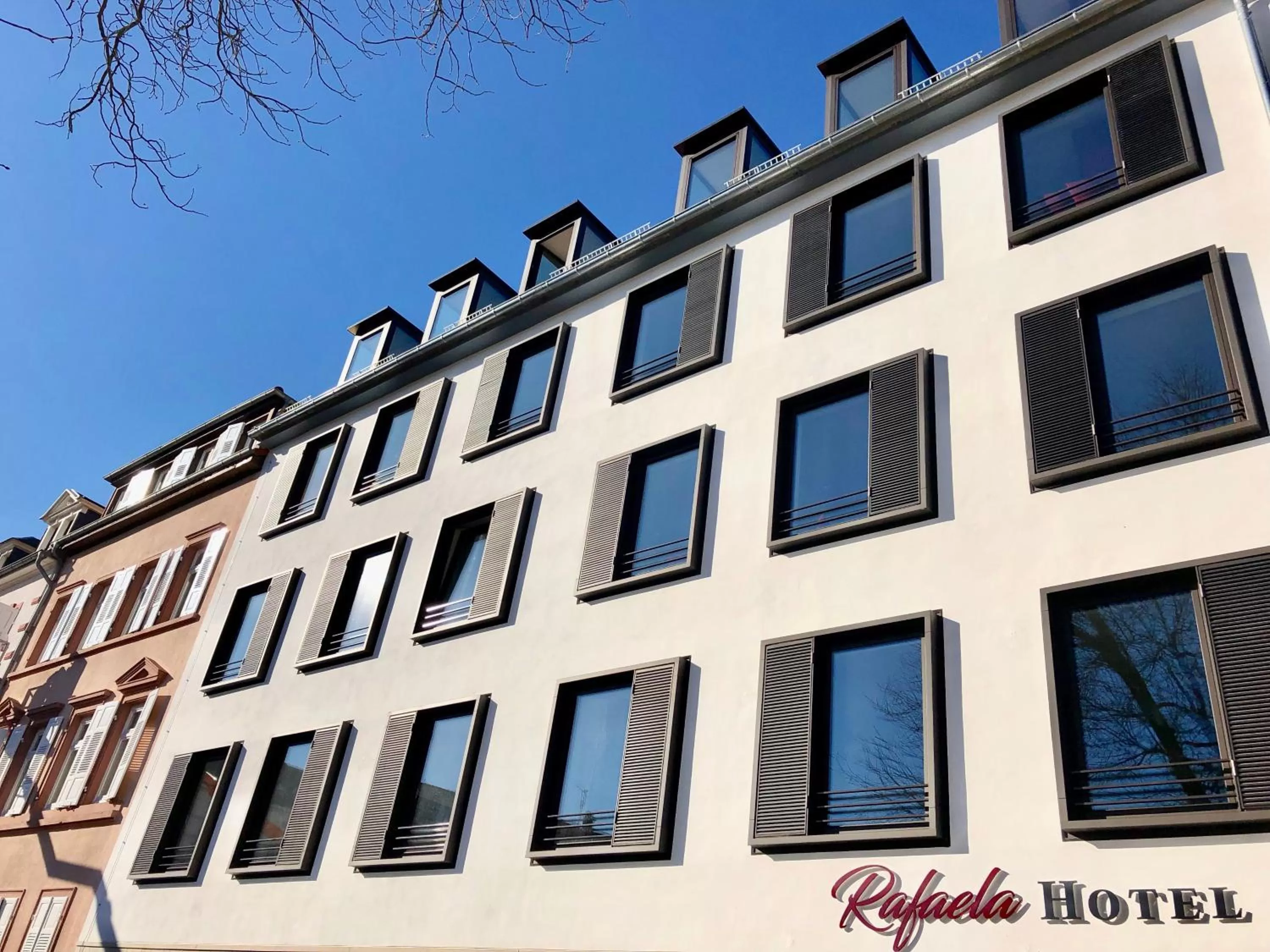 Property building in Rafaela Hotel Heidelberg