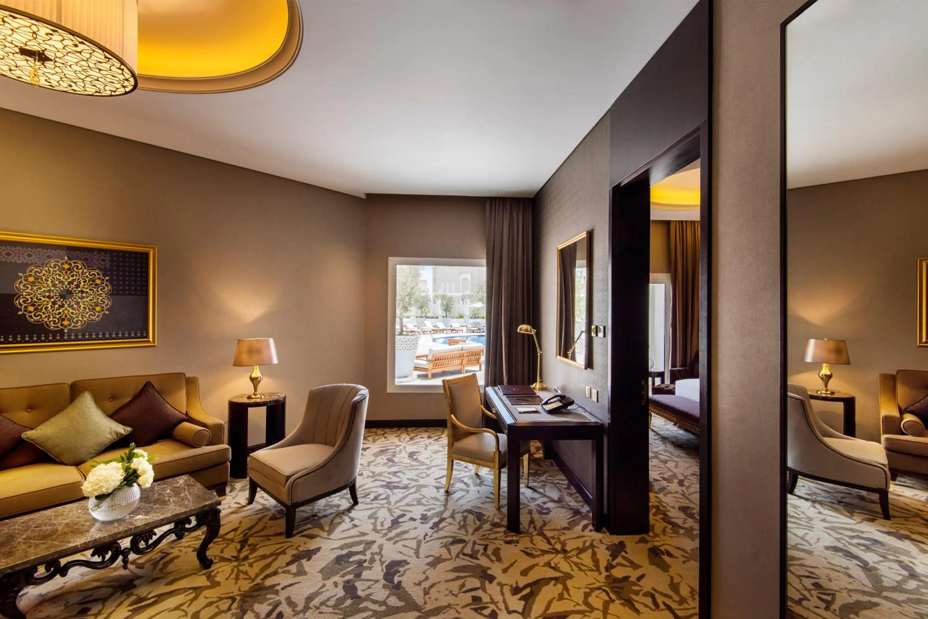 Living room in Ezdan Palace Hotel