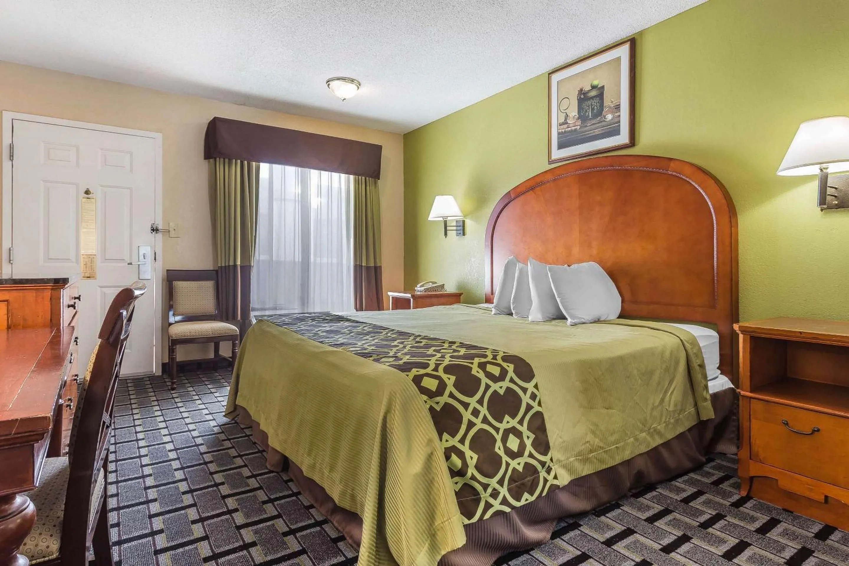 Photo of the whole room, Bed in Rodeway Inn Augusta South