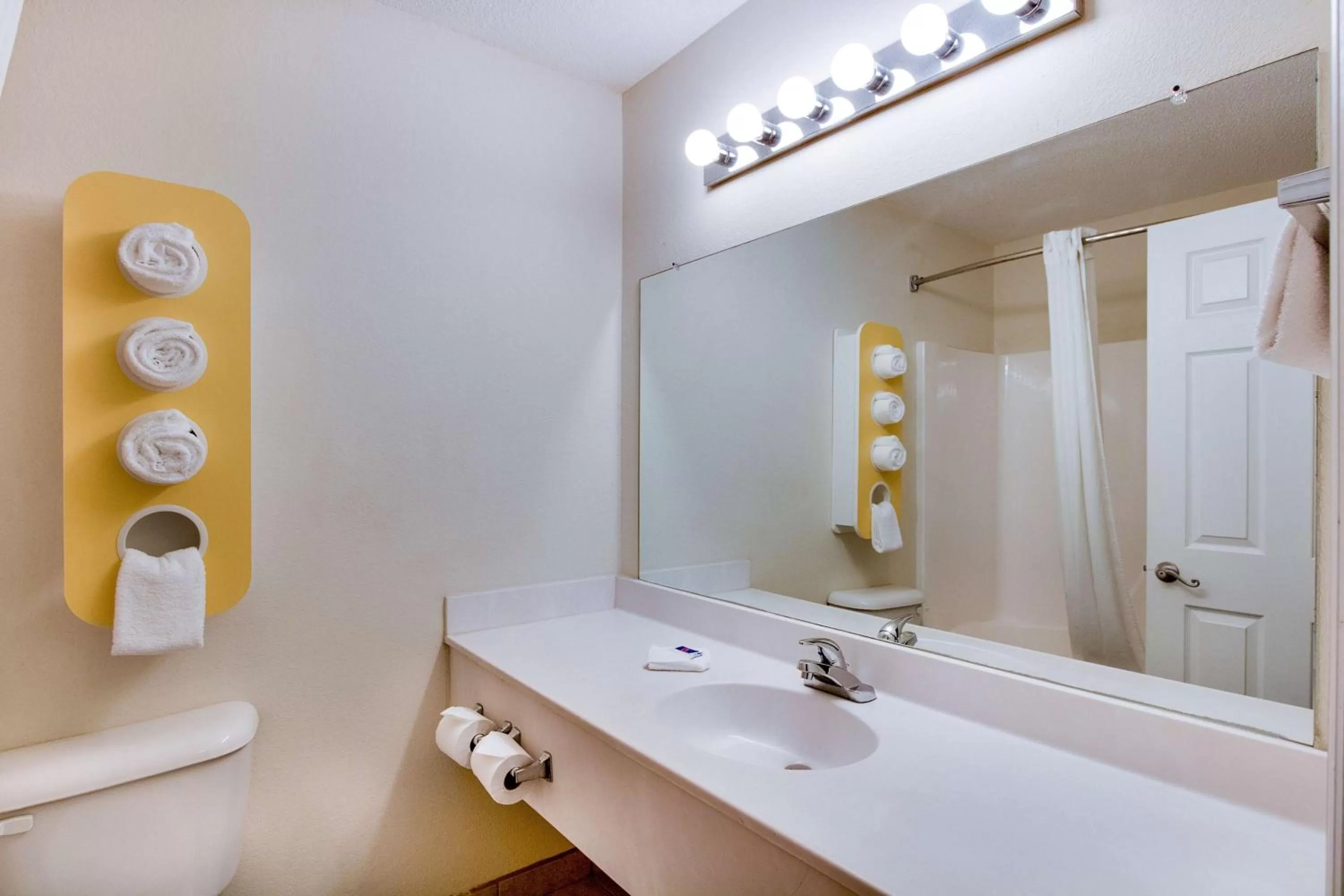 Toilet in Motel 6-Hinesville, GA