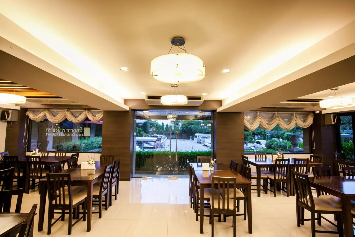 Restaurant/places to eat in Grand Tara Garden Thai Hotel