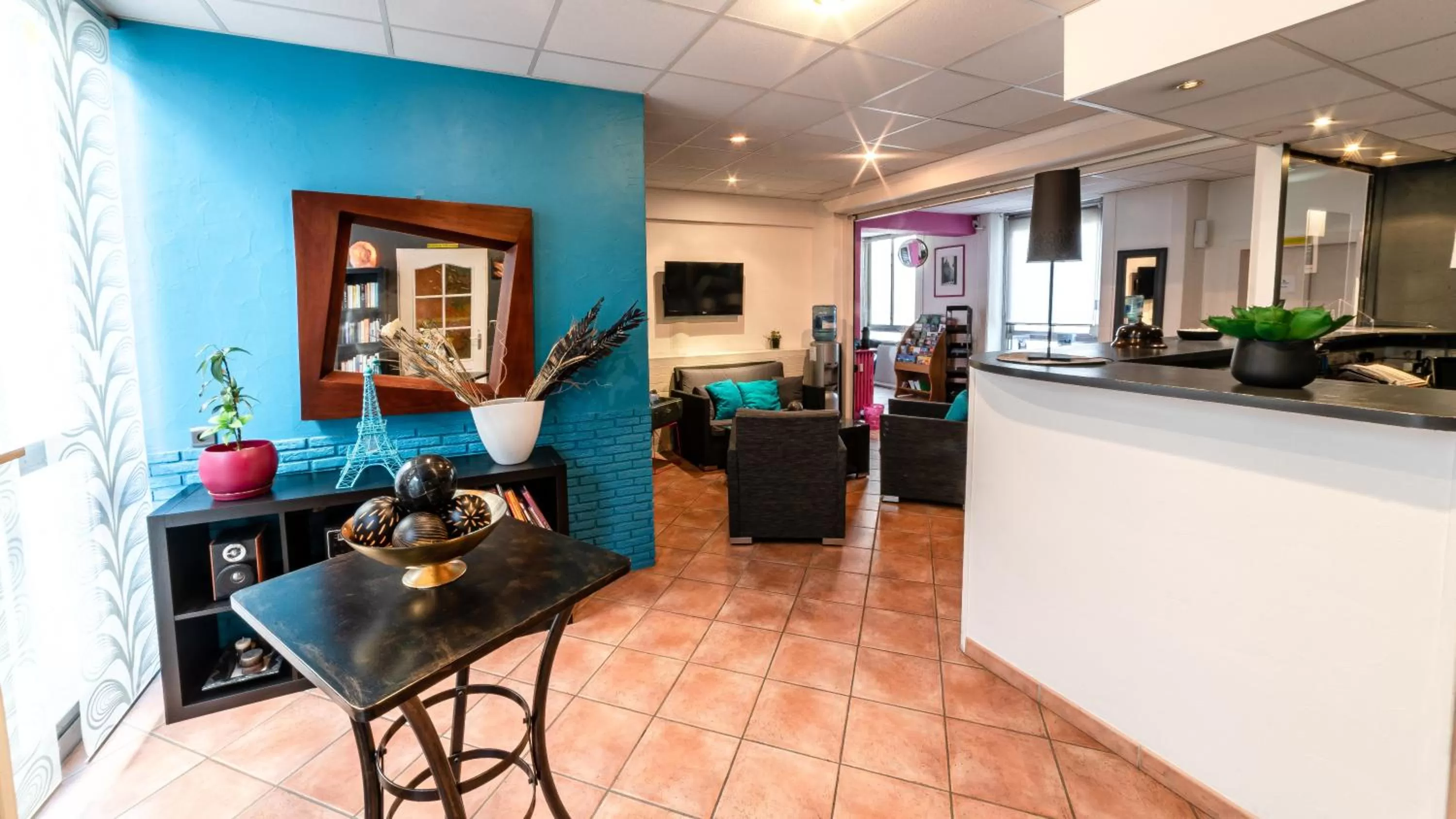 Lobby or reception in Hôtel Furania