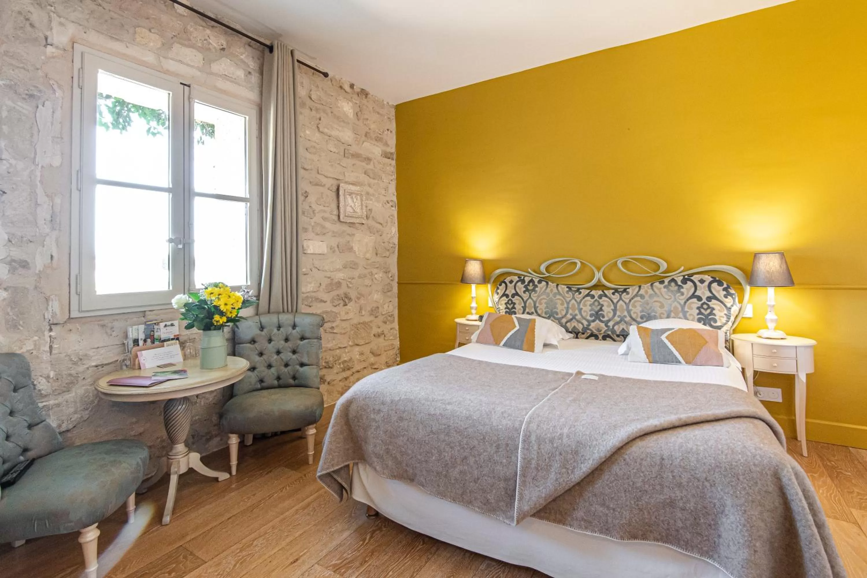 Property building, Bed in Hôtel Mas Valentine