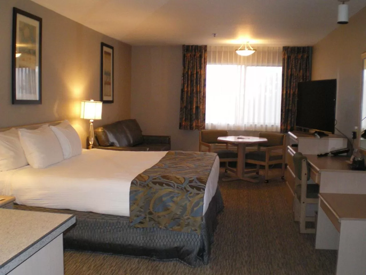 Photo of the whole room in Shilo Inn Suites Hotel - Nampa Suites