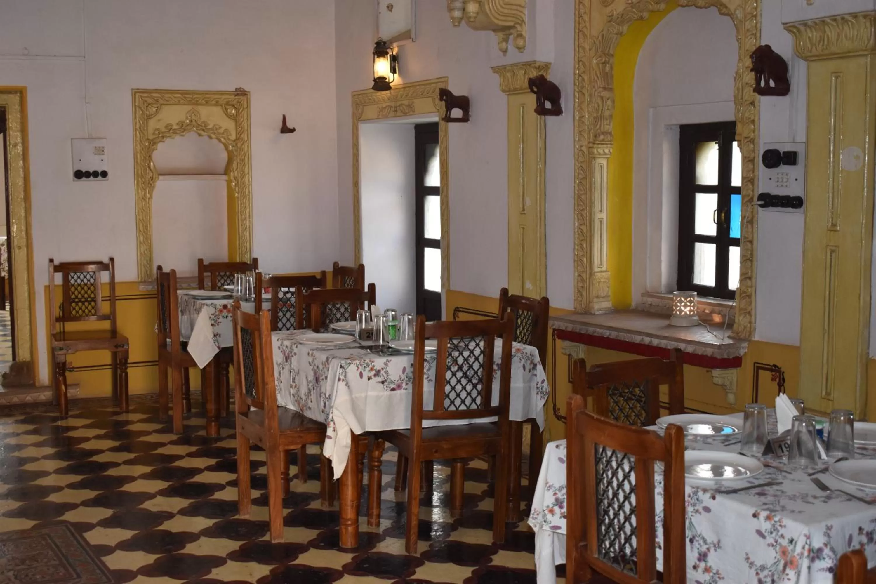 Restaurant/places to eat in Hotel Nawal Sagar Palace - Bundi