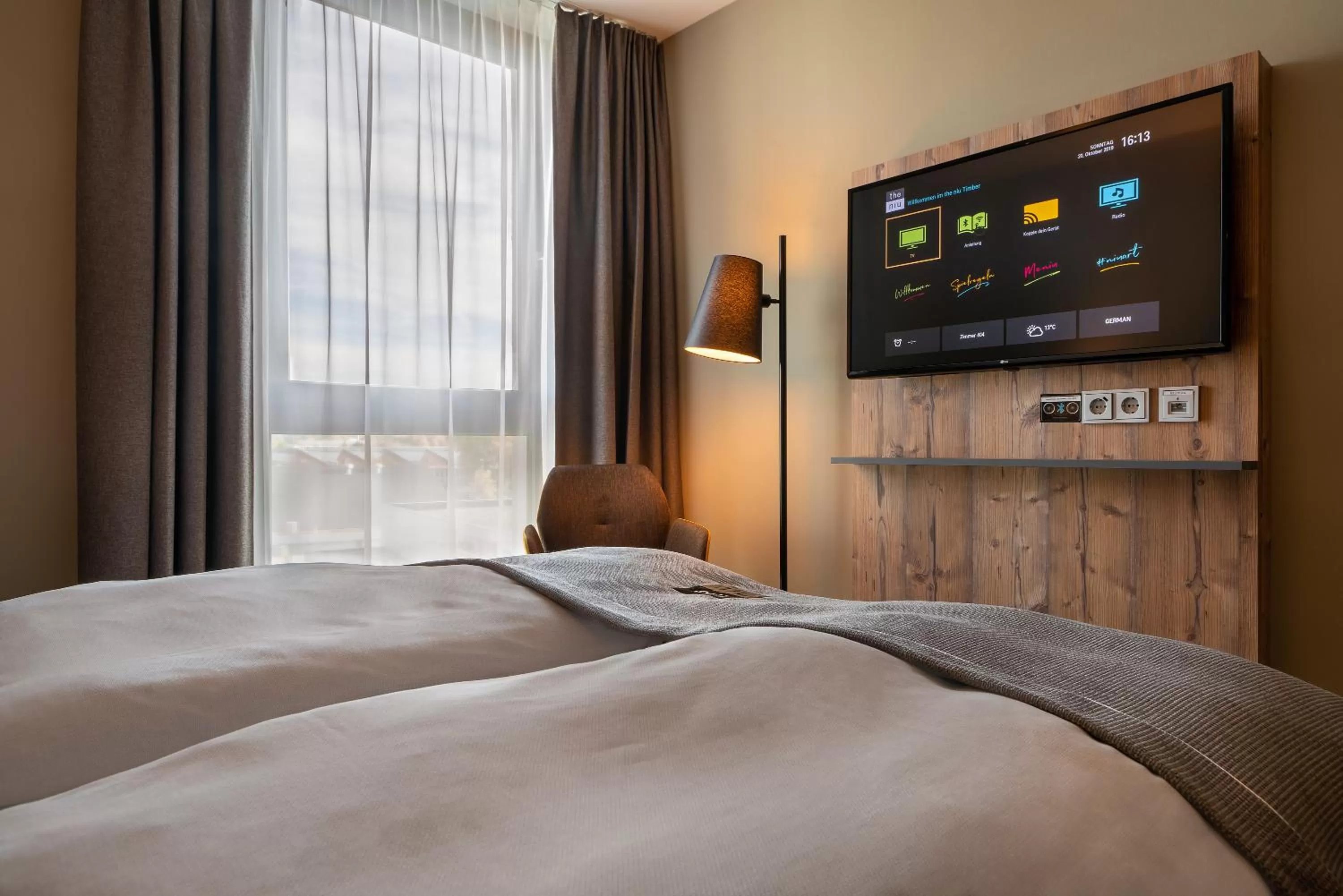 TV and multimedia, Bed in Holiday Inn - the niu, Timber Esslingen by IHG