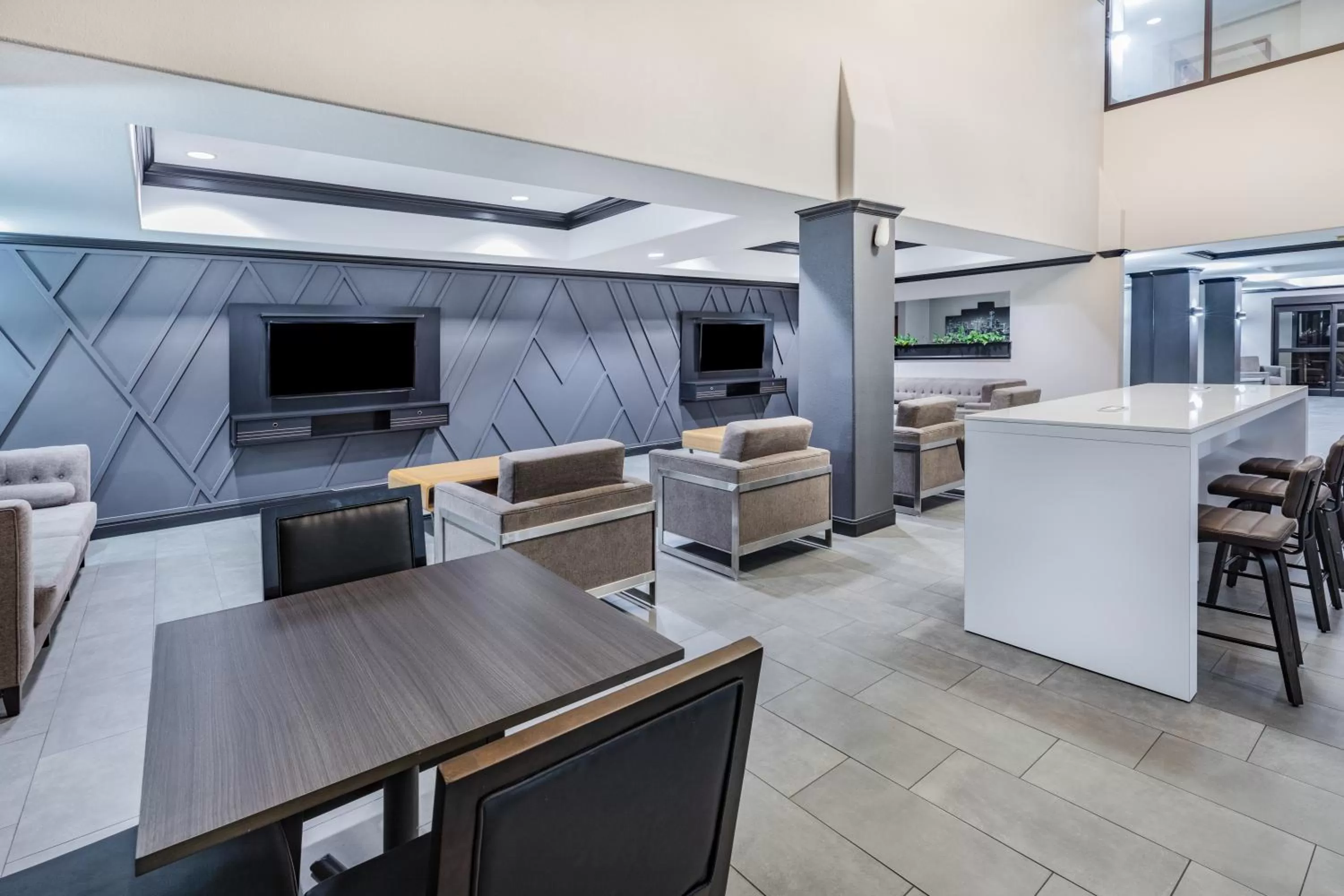 Lobby or reception in Wingate by Wyndham Houston Bush Intercontinental Airport