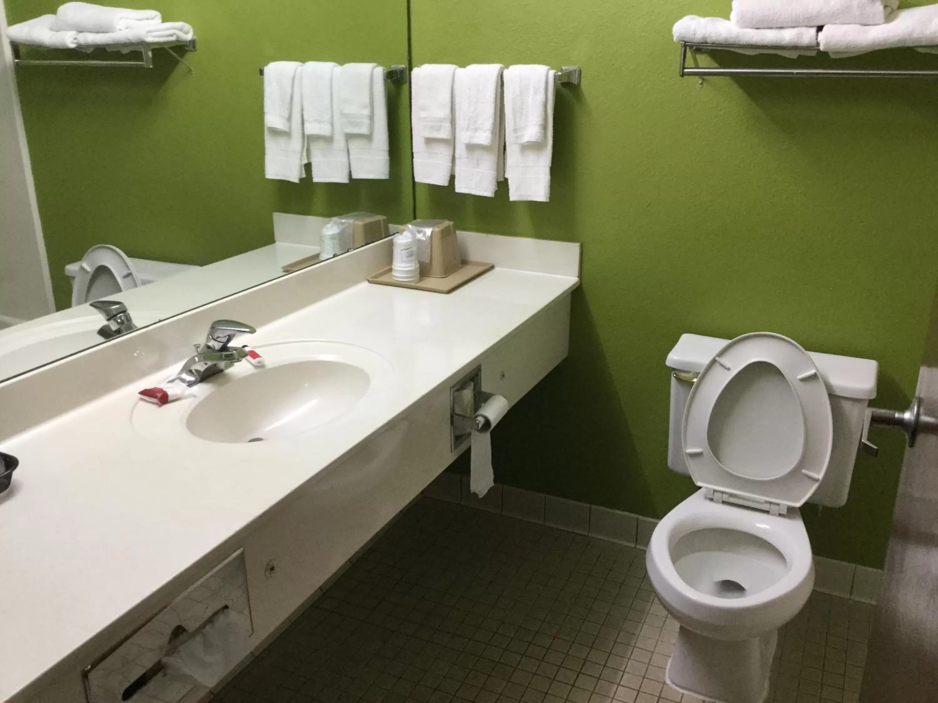 Super 8 by Wyndham Greer/Spartanburg Area