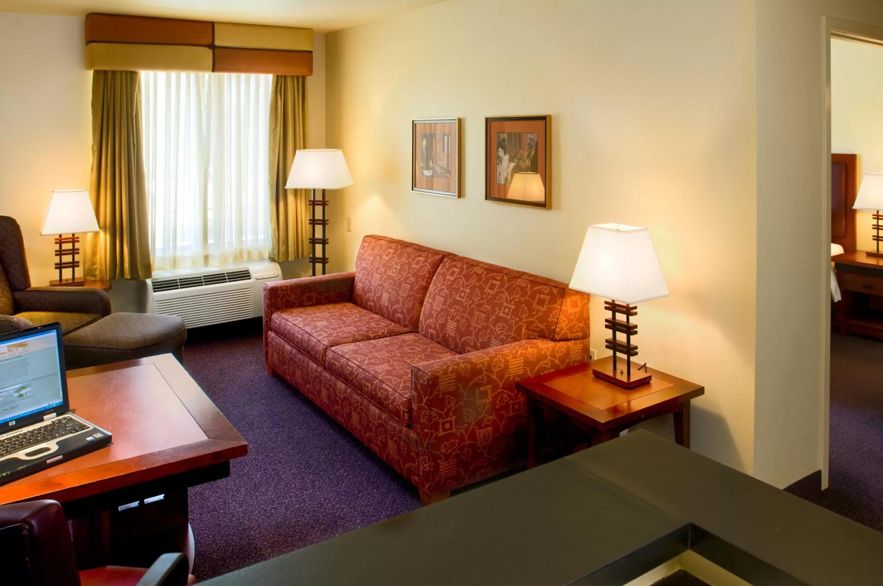 Executive Suite - Disability Access with Roll In Shower in Larkspur Landing Hillsboro-An All-Suite Hotel