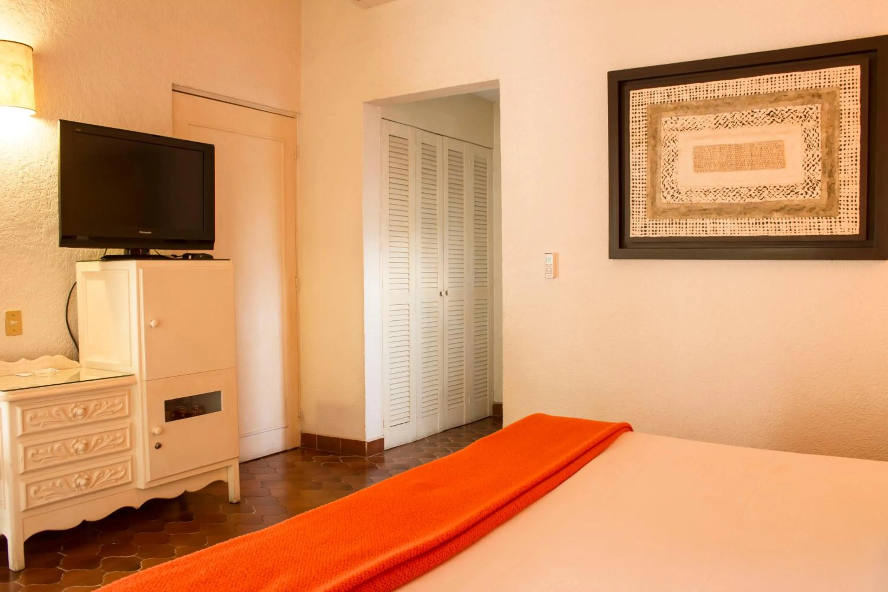 TV and multimedia in Hotel Villa del Conquistador