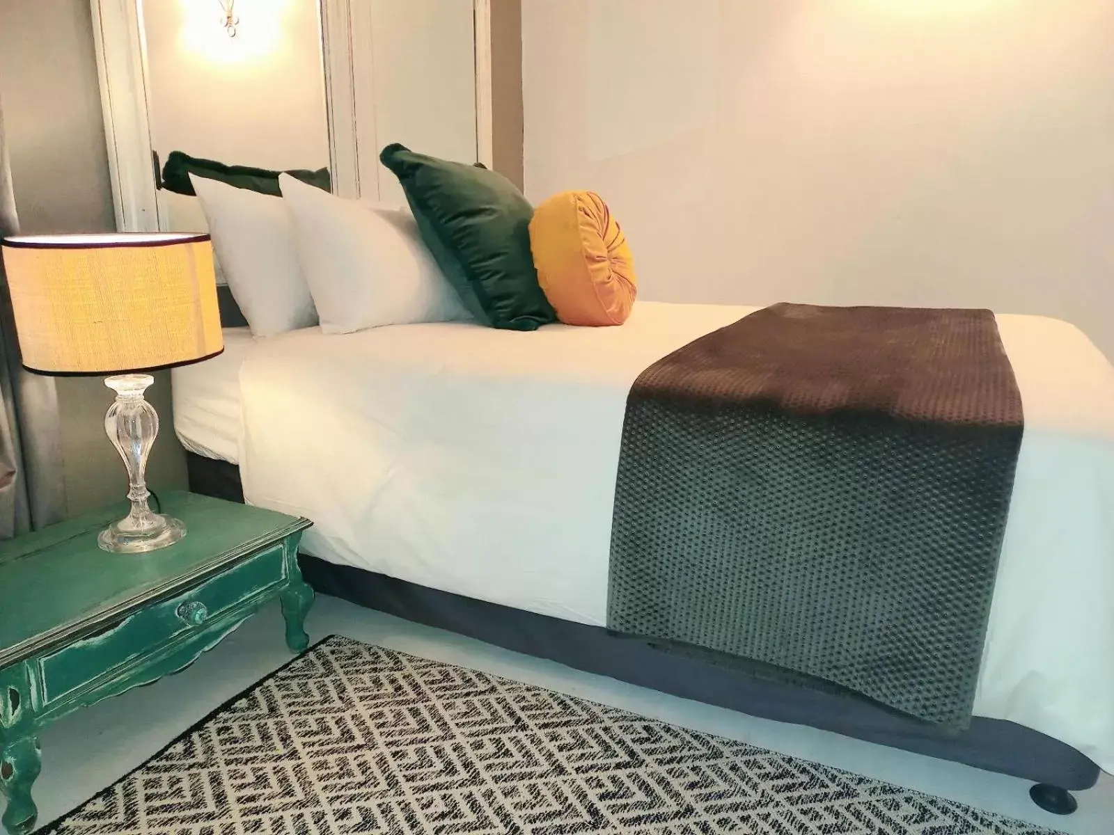 Budget Double Room - single occupancy in Villa Roc Budget Double Room - single occupancy in Villa Roc