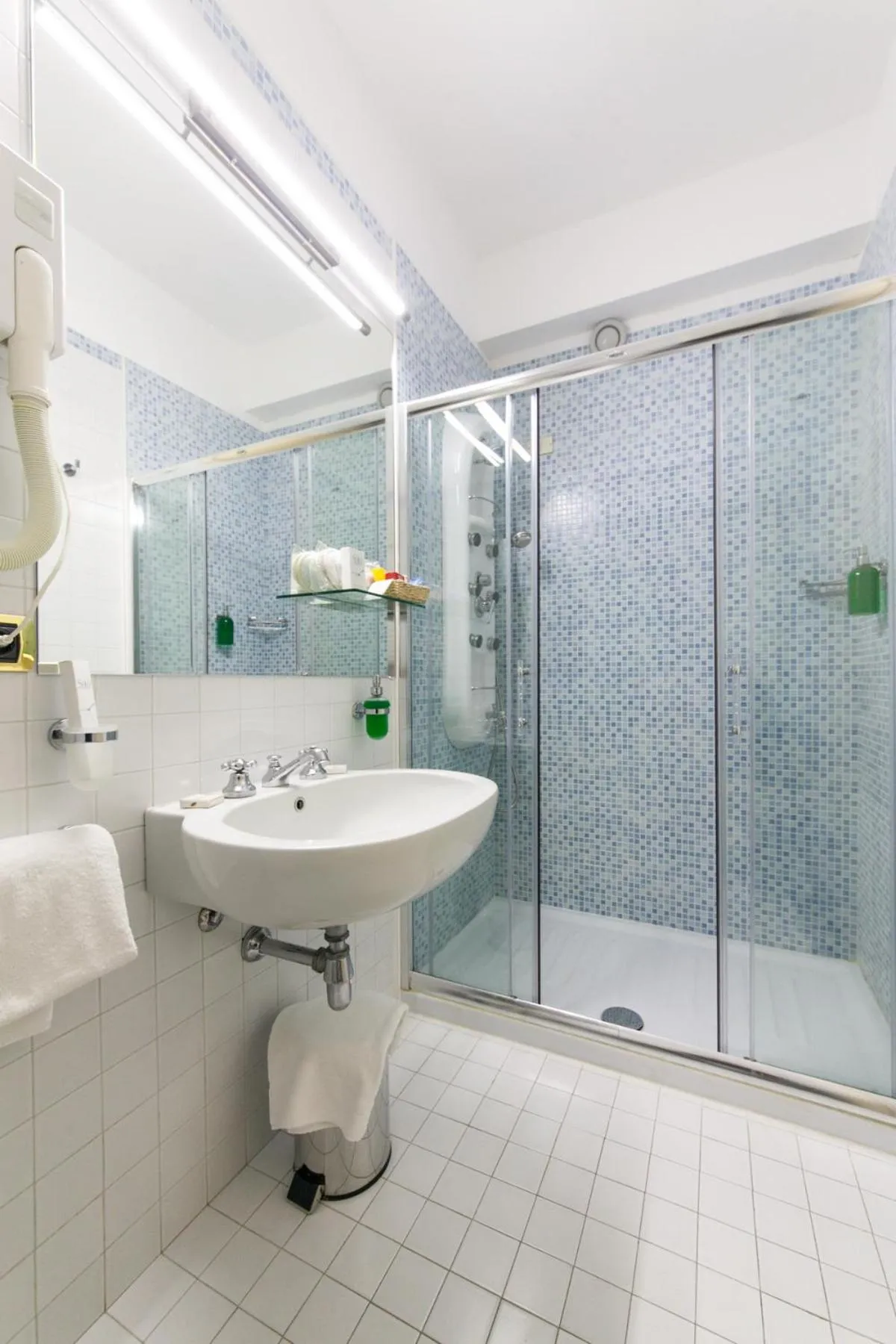 Bathroom in Hotel Ambassador