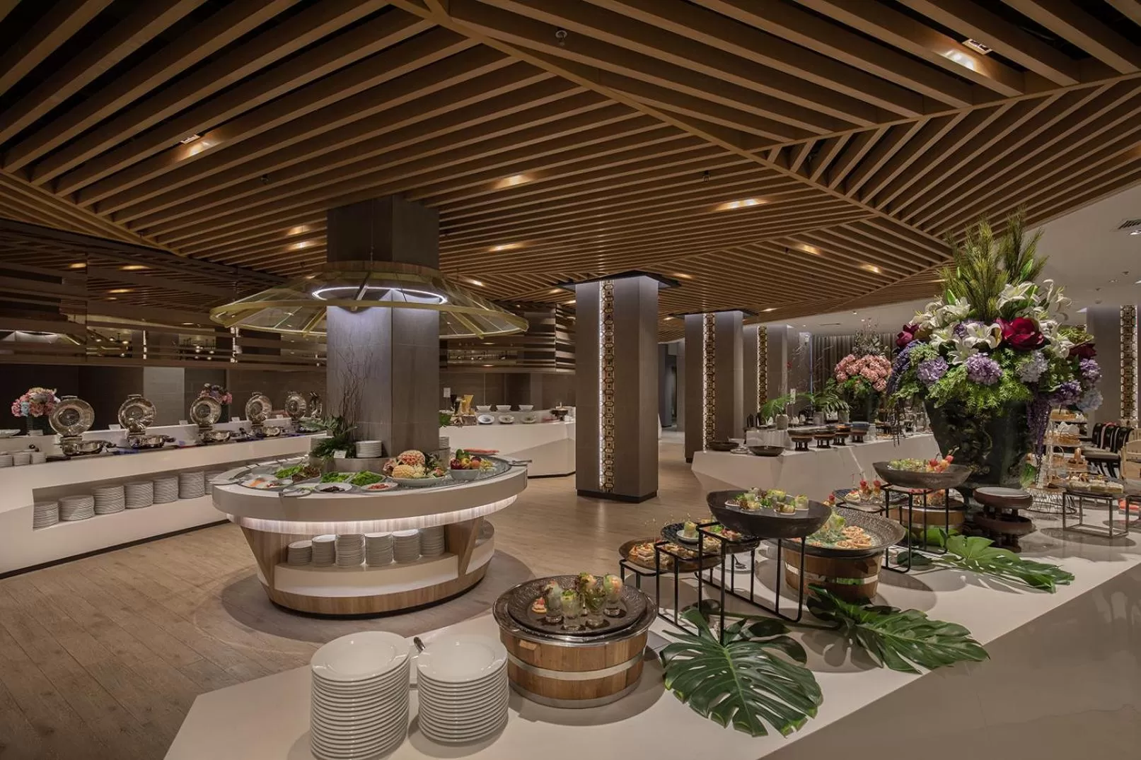 Restaurant/places to eat in The Heritage Chiang Rai Hotel and Convention