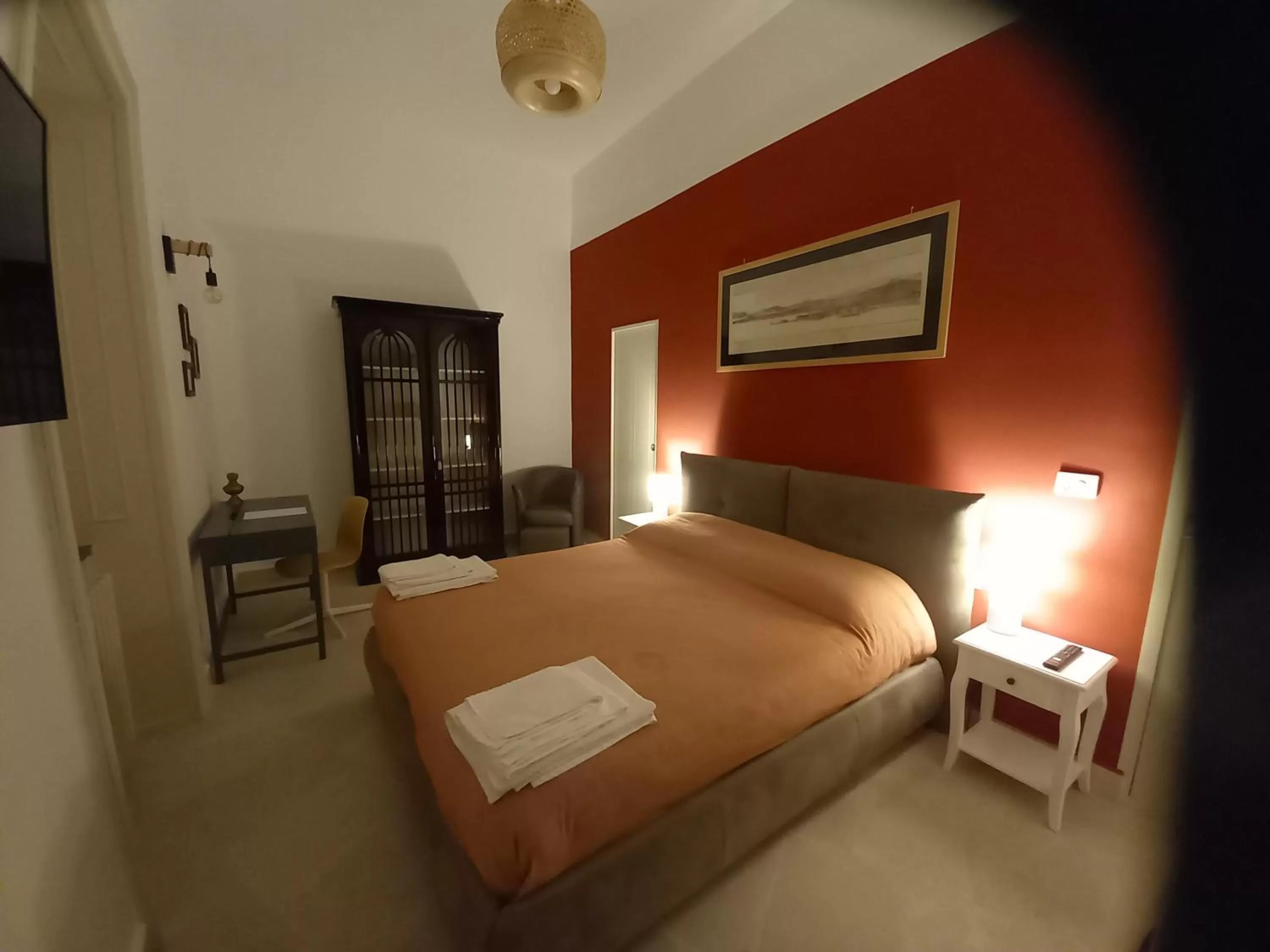 Bed in Le Petit Palais - Naples