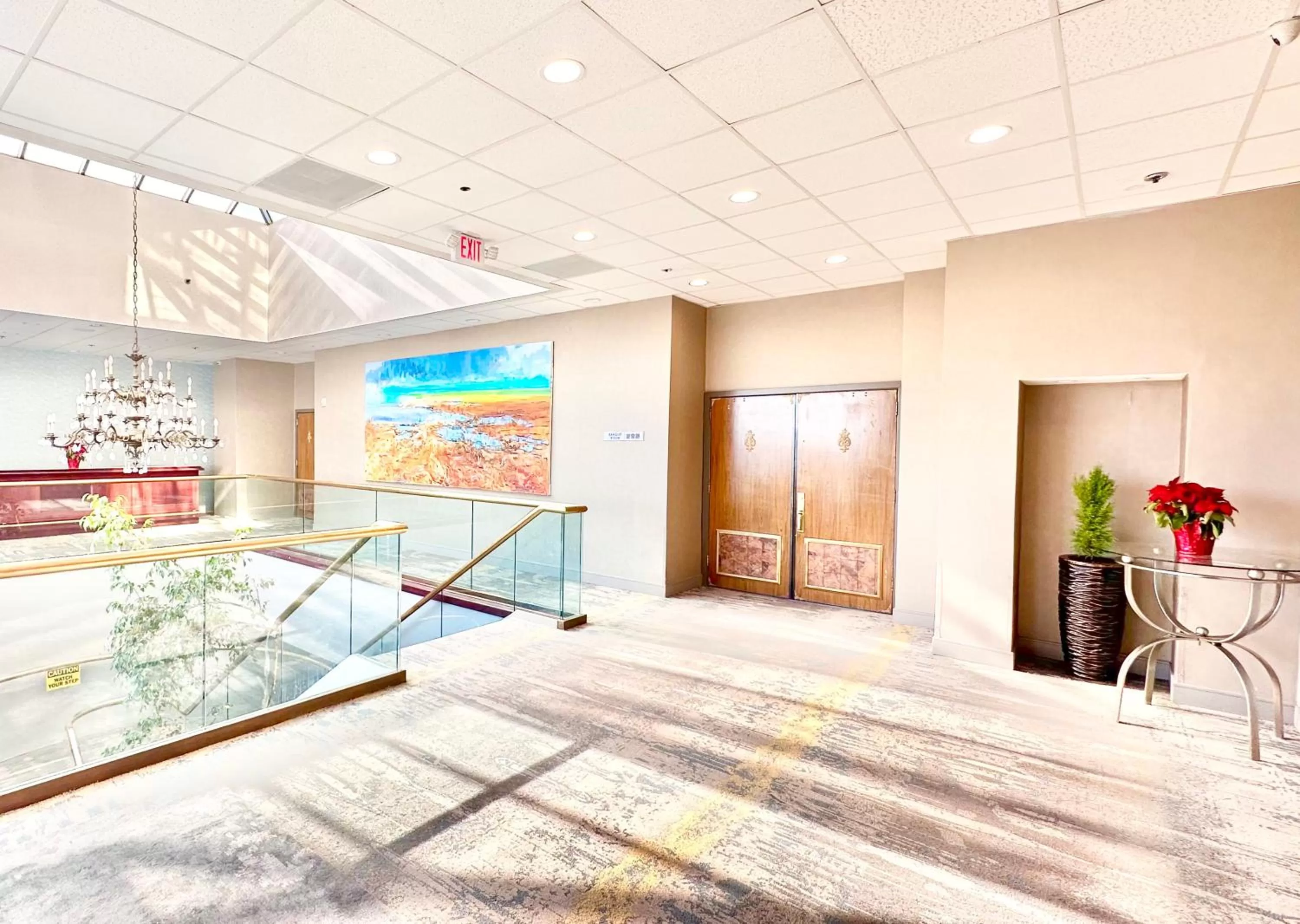 Banquet/Function facilities, Bed in Lincoln Hotel Monterey Park Los Angeles