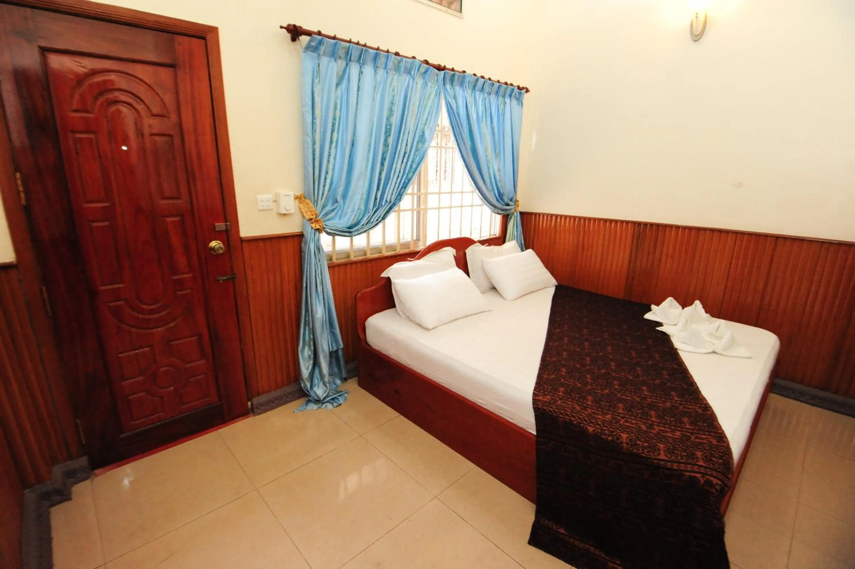 Bedroom, Bed in Okay Guesthouse Phnom Penh