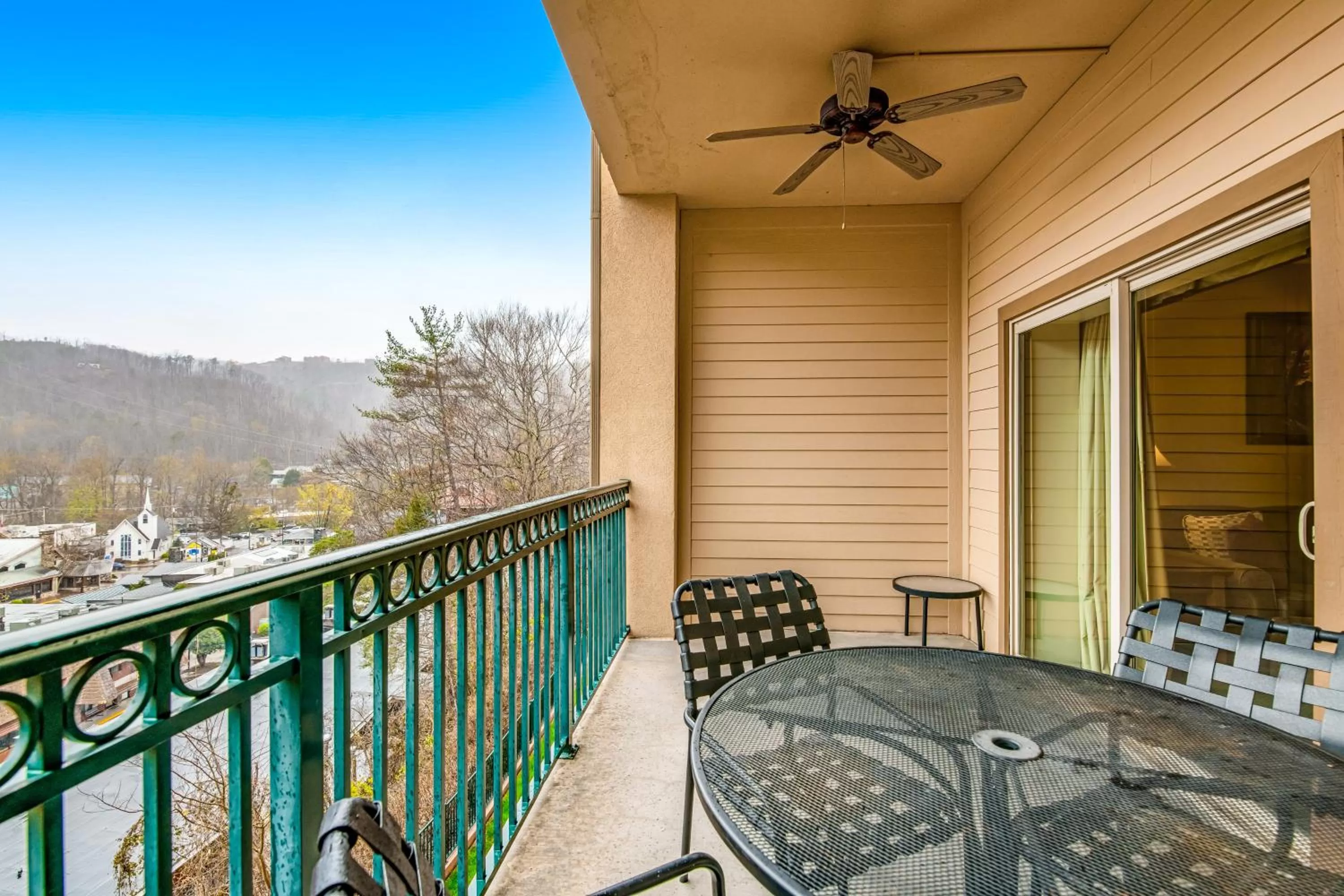 Balcony/Terrace in Summit Manor Condos Unit B3052