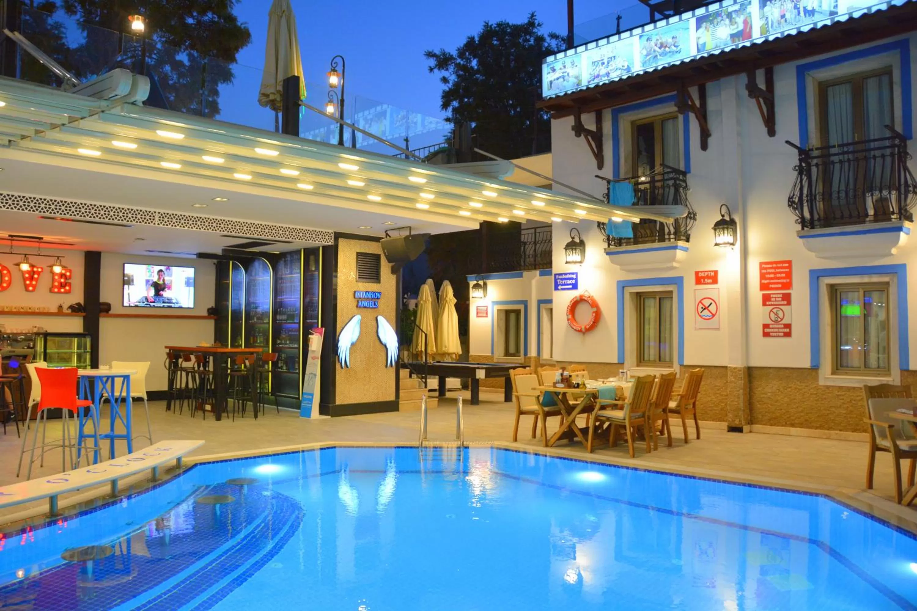 Swimming pool in Istankoy Hotel