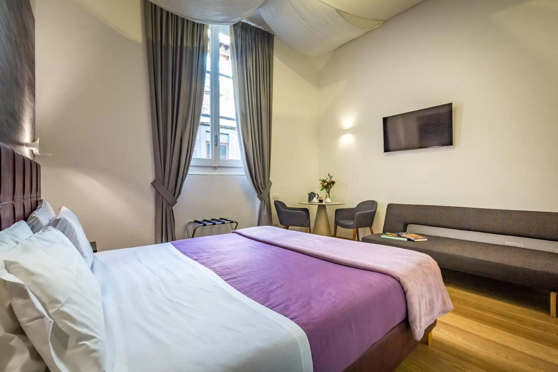 Bedroom, Bed in Hotel La Scaletta al Ponte Vecchio