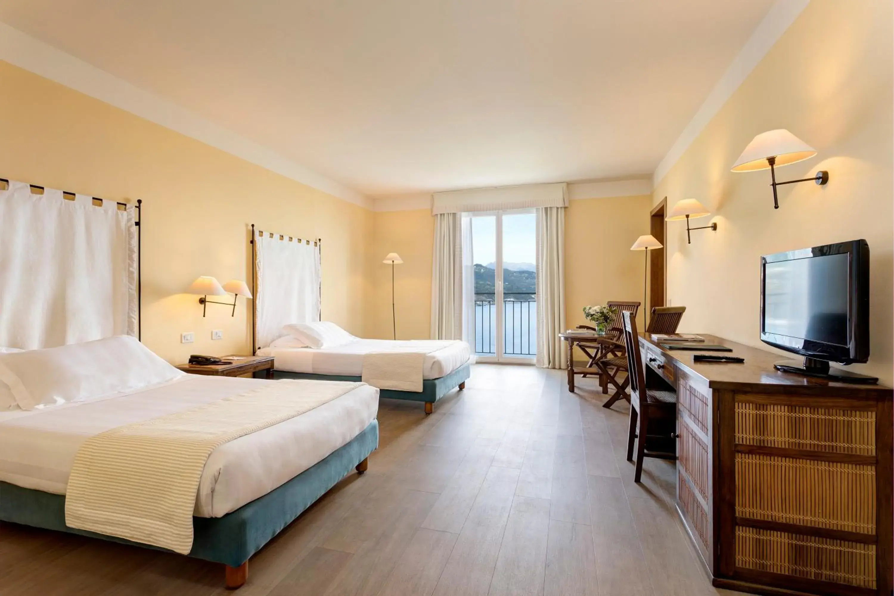 Twin Room with Sea View in Hotel Punta San Martino Twin Room with Sea View in Hotel Punta San Martino