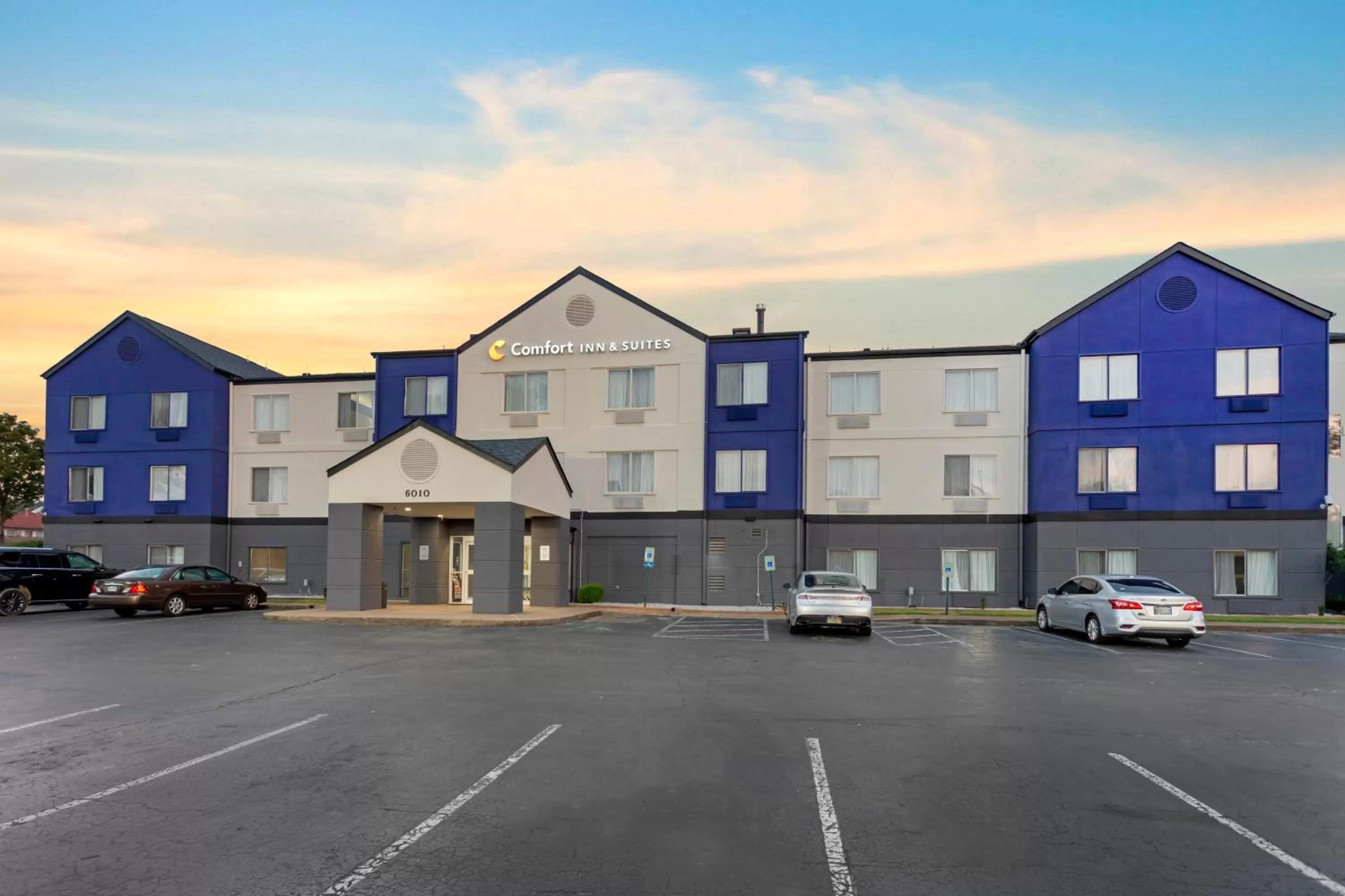 Property building in Comfort Inn & Suites Memphis East