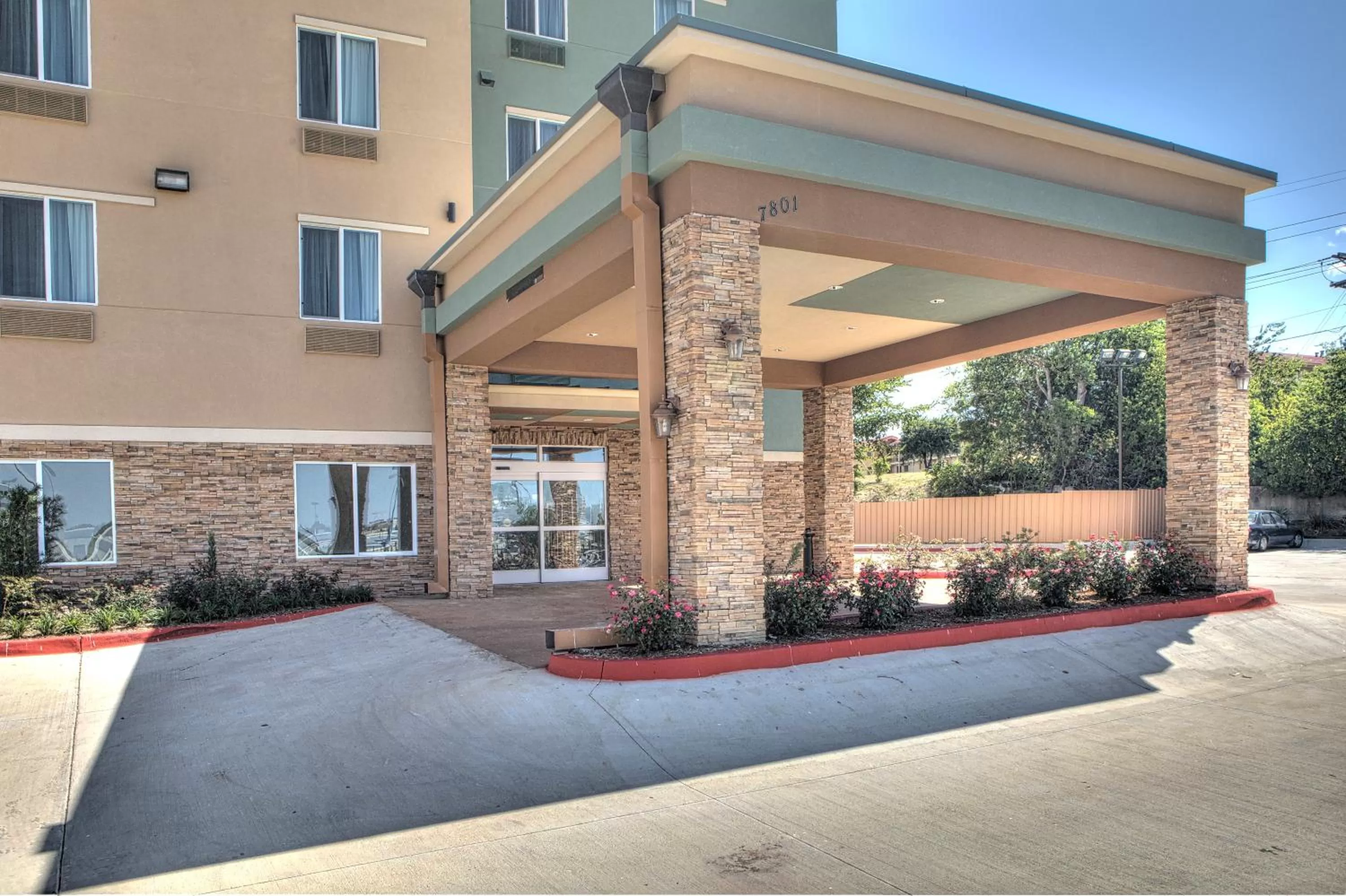 Facade/entrance in Comfort Inn & Suites, White Settlement-Fort Worth West, TX