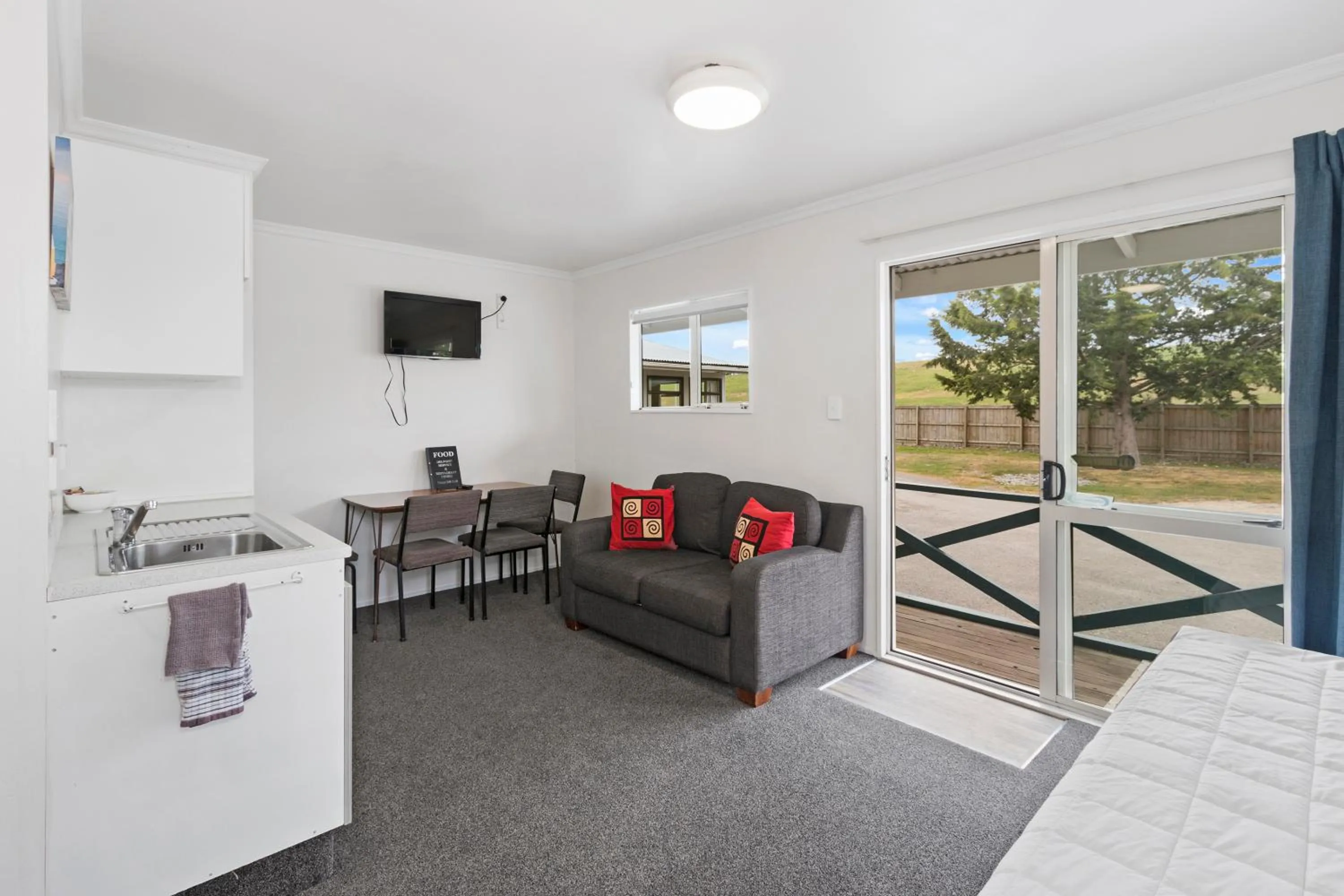 Kitchen or kitchenette in North South Holiday Park