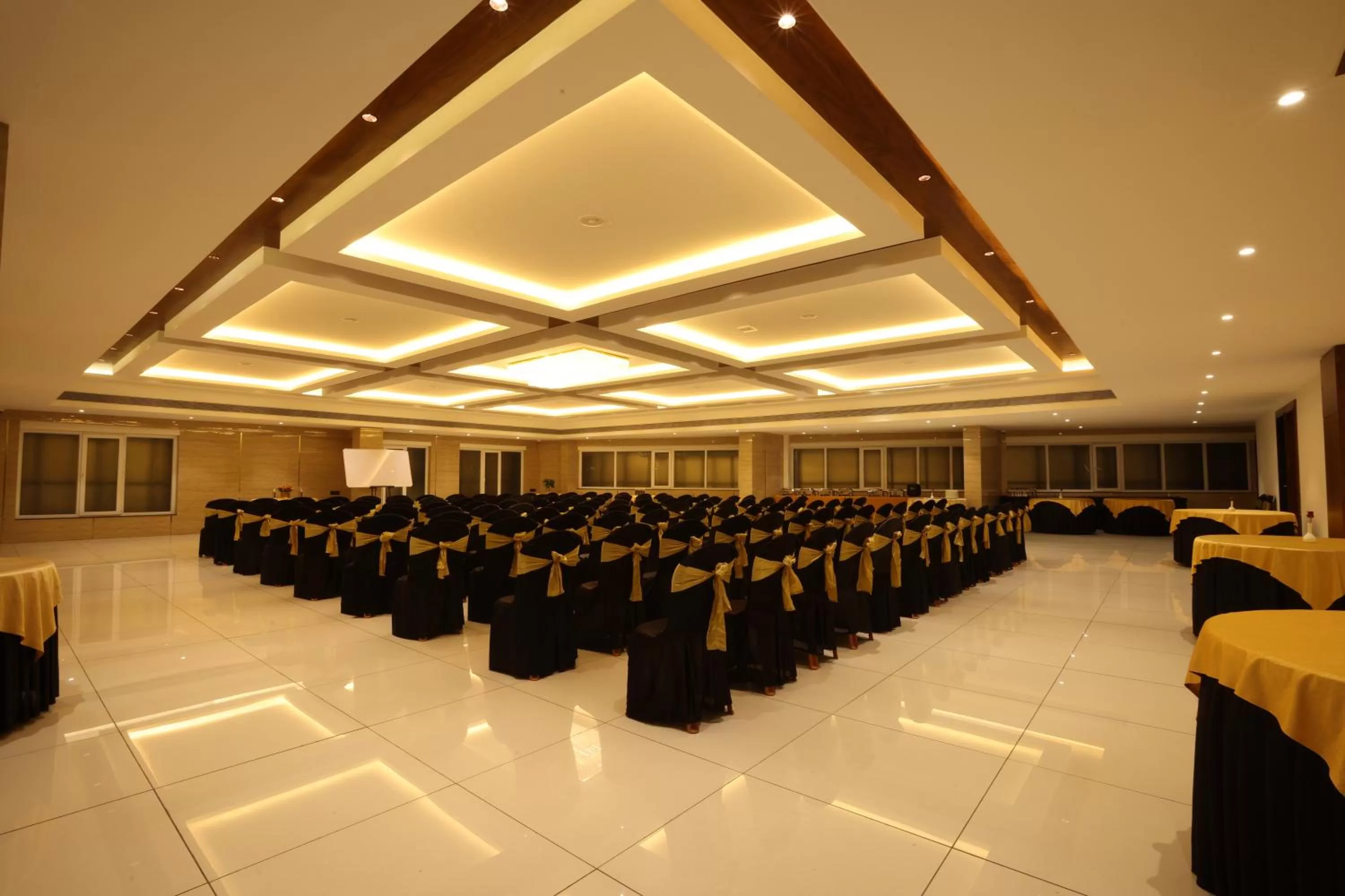Banquet/Function facilities in Royal Plaza Suites by RAK Rooms, Mangaluru