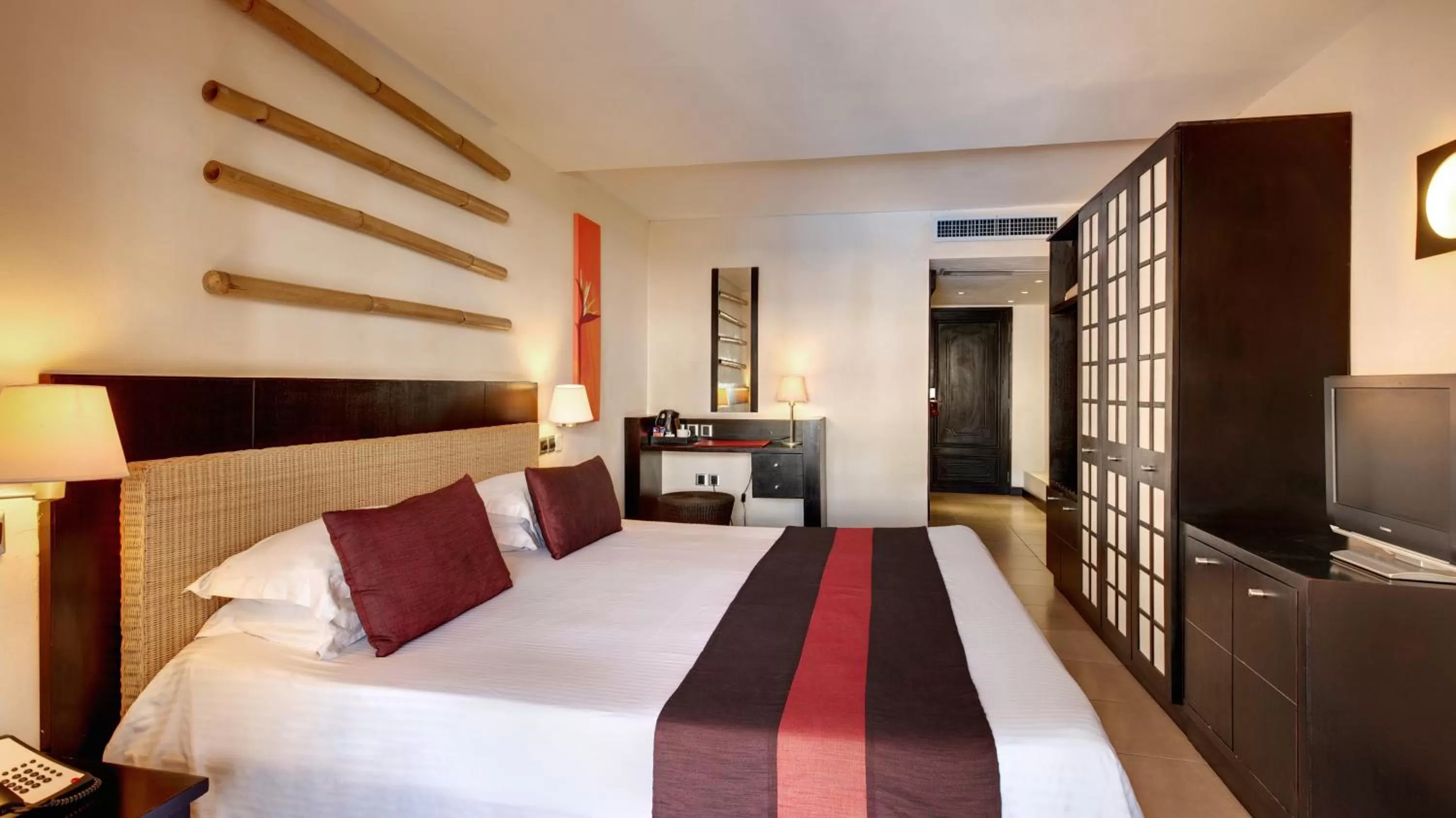 Photo of the whole room, Bed in Pearle Beach Resort & Spa