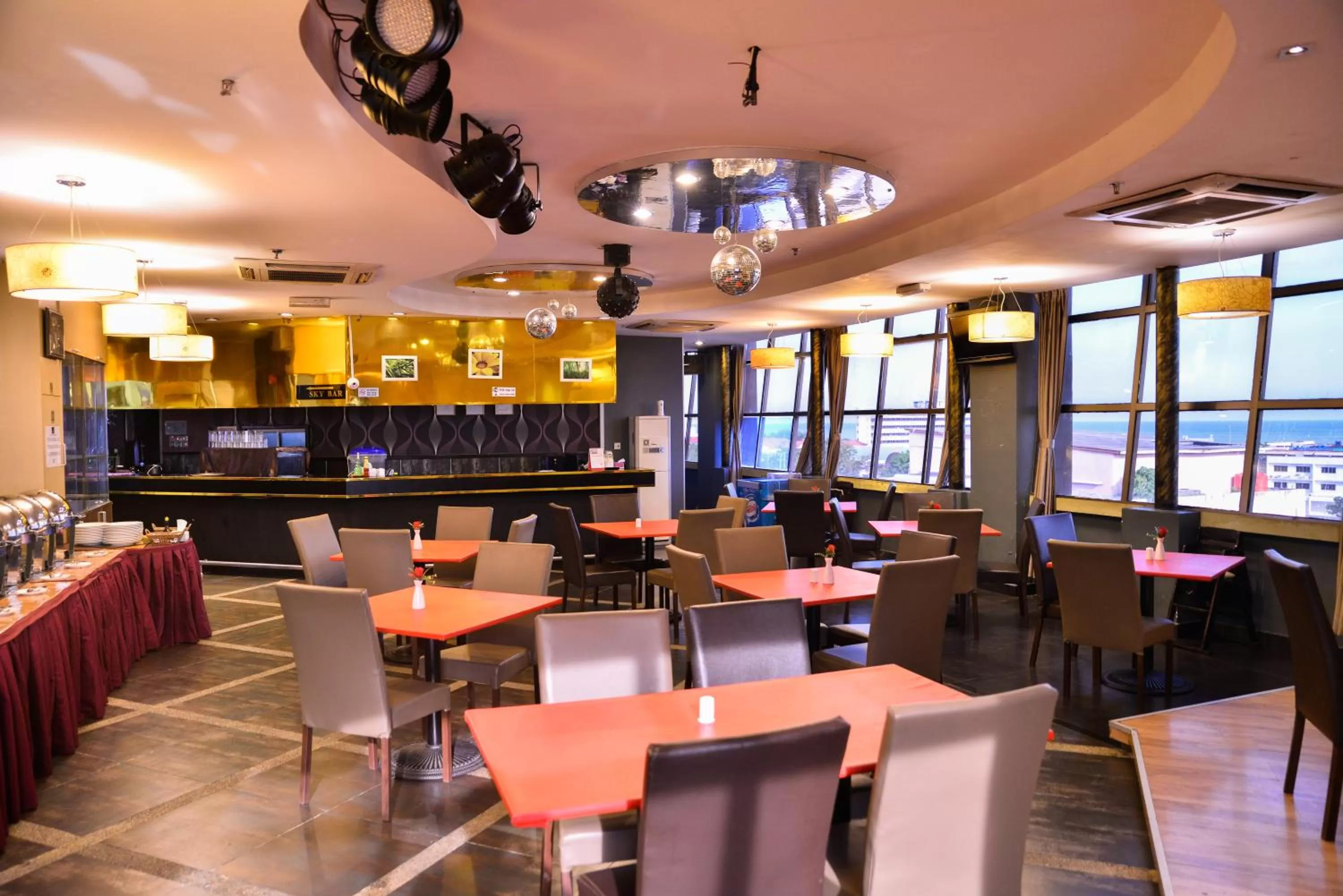 Restaurant/places to eat in Shervinton Executive Boutique Hotel